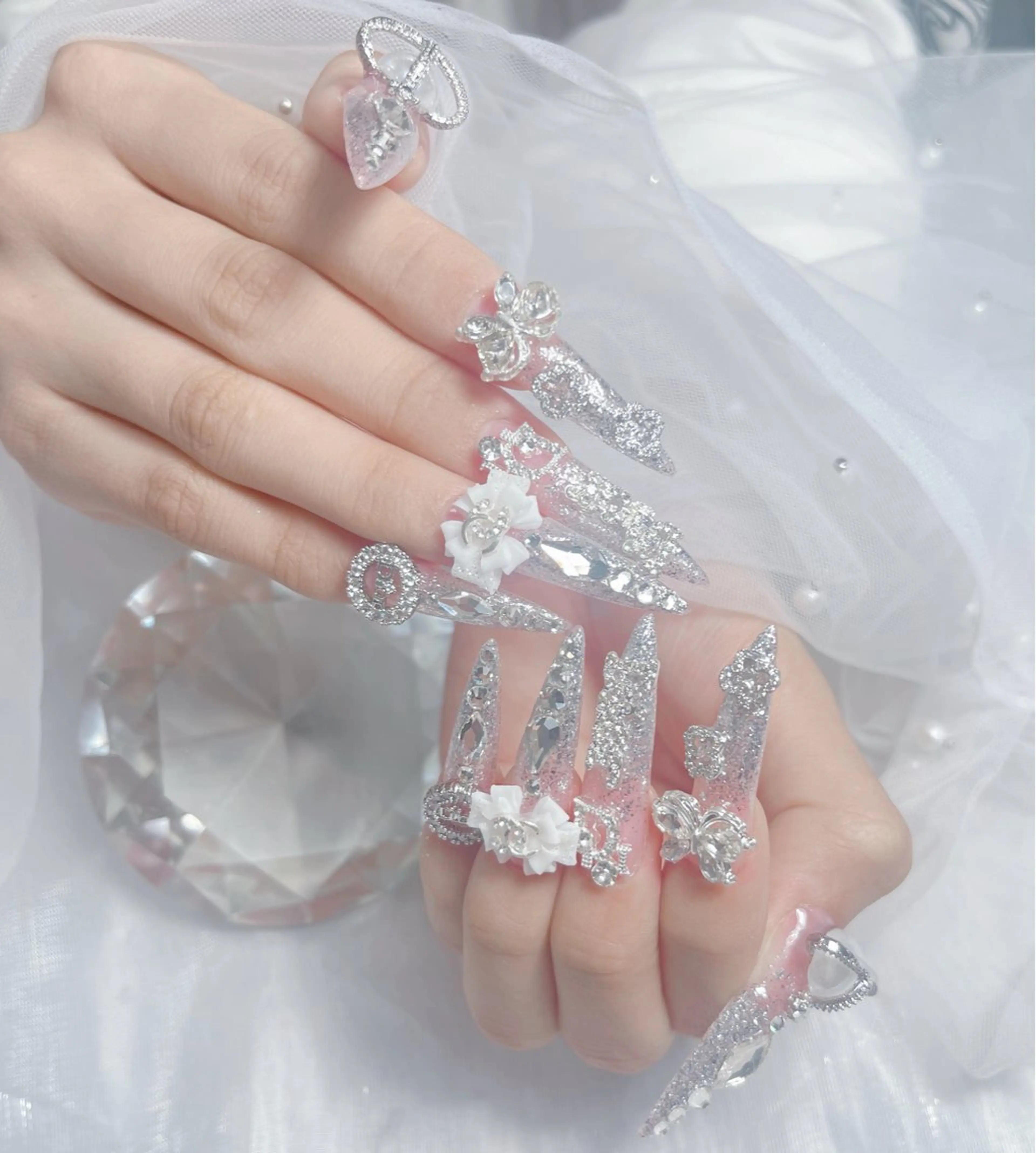 ネイル アートネイル グラデーション キラキラネイル ニュアンスネイル オフィスネイル ハンドネイル Amee Nailsalonのネイルデザイン