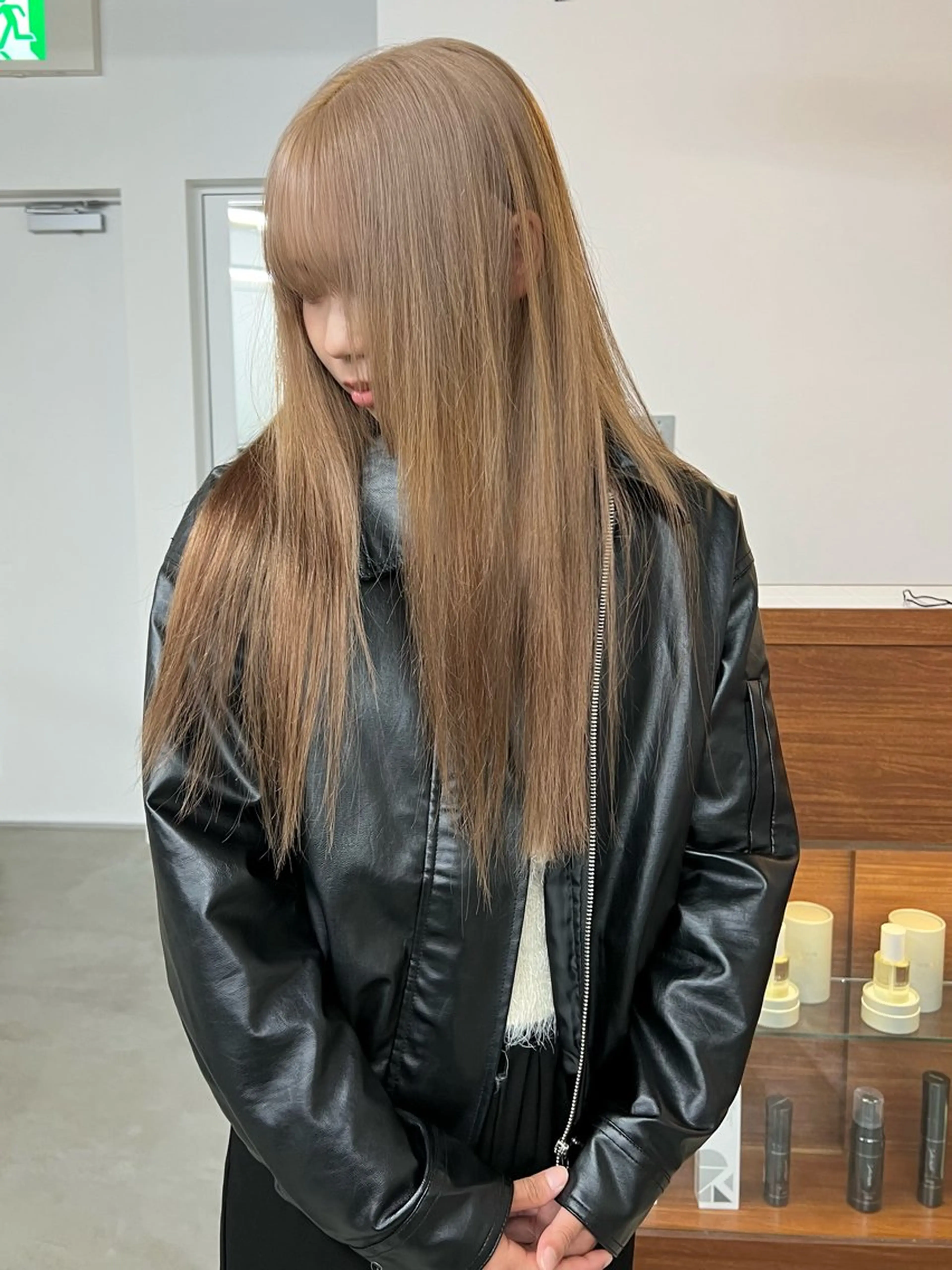 セミロング いざわりお /梅田/ブリーチのヘアスタイル