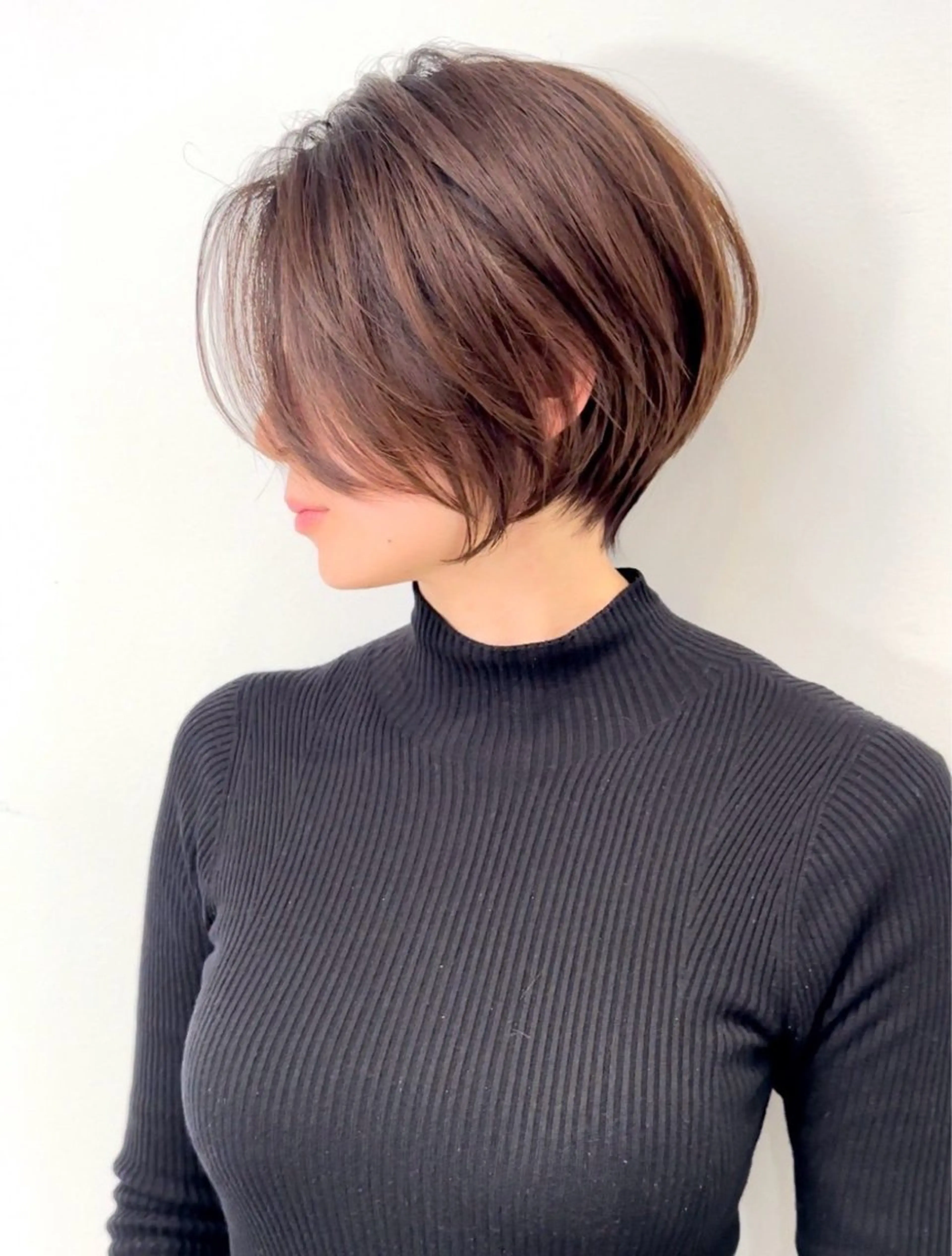 ショート HARUNA🤍 大人ショートヘアのヘアスタイル