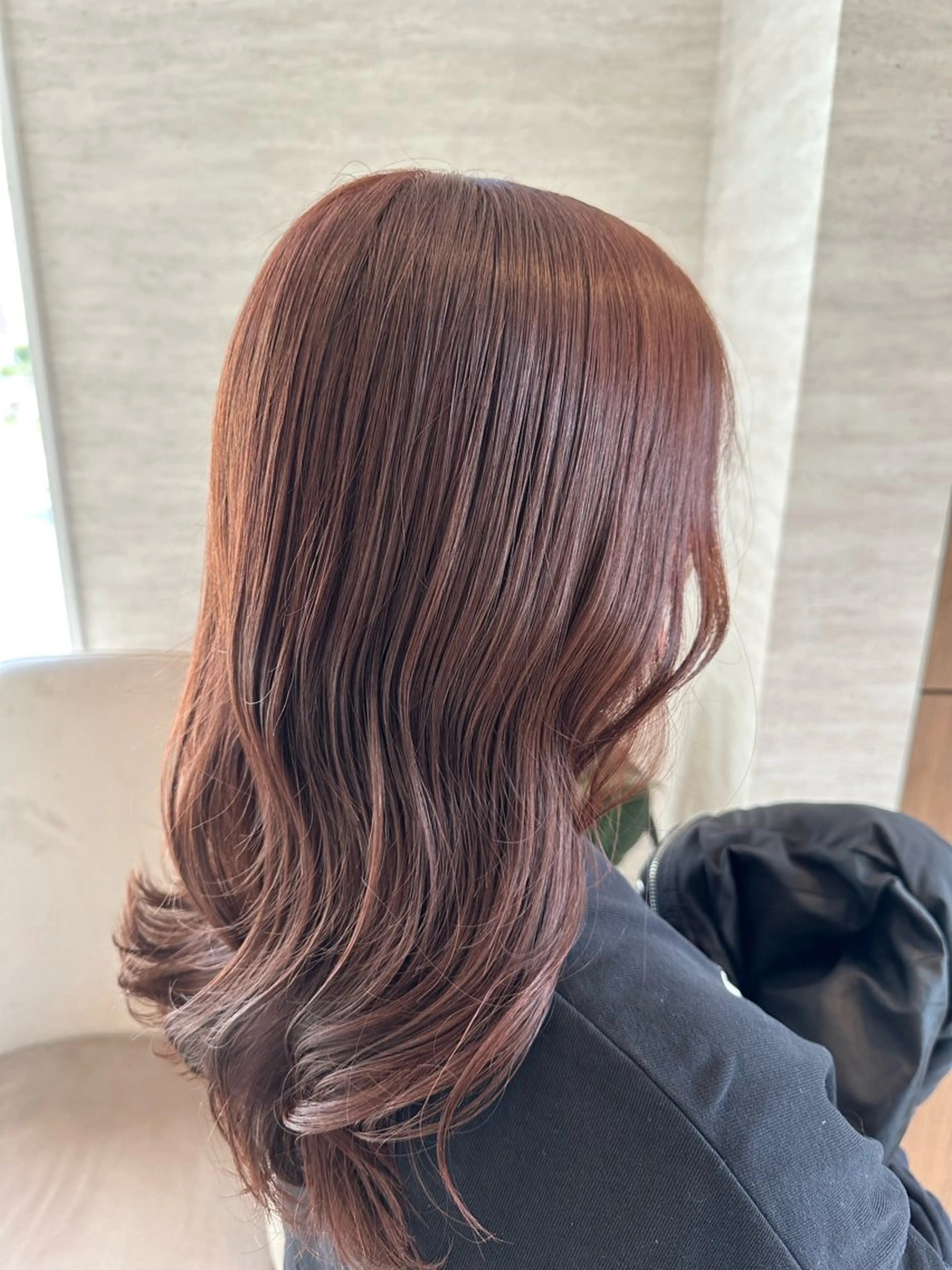 ロング ピンクブラウン 卒業式のヘアスタイル LEPIA名古屋駅前店所属・和田 侑里香のマツエク・マツパデザイン