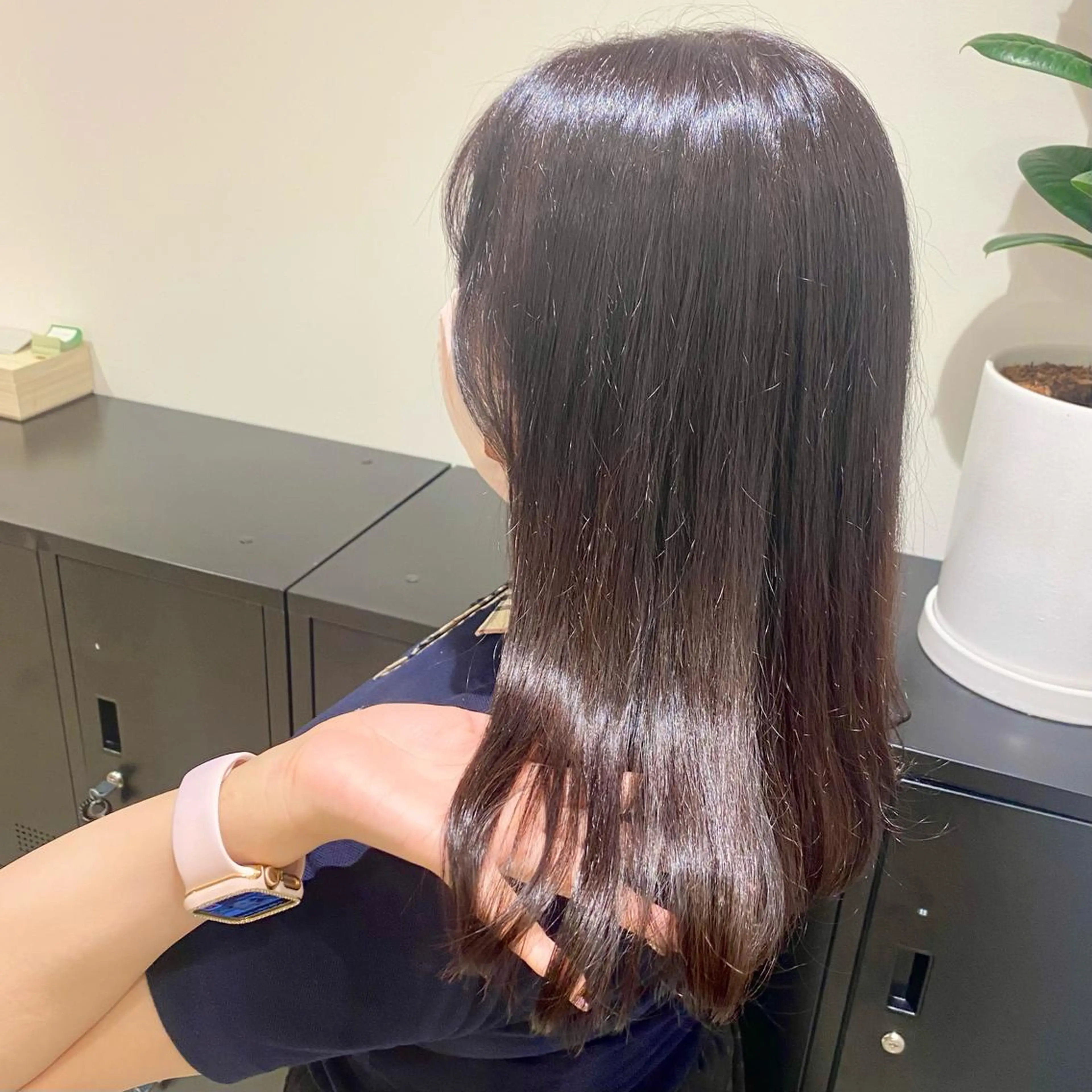 セミロング カラー ブラウンカラー ピンクカラー ピンクブラウン fumi🪞血色感 アップ艶カラーのヘアスタイル