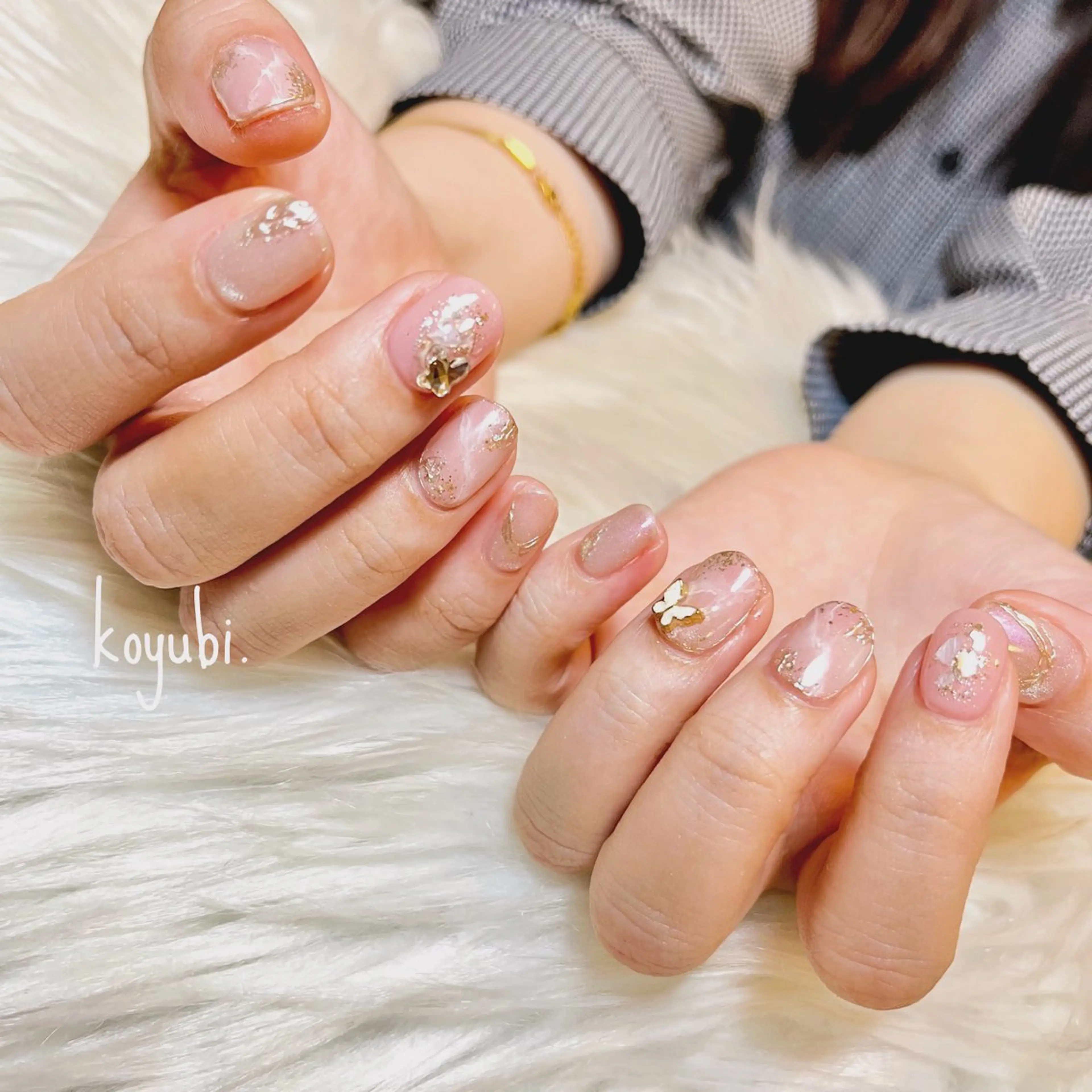 ネイル 大理石ネイル(マーブル) オフィスネイル ハンドネイル プライベートネイルサロン koyubi.所属・新宿御苑前店 島倉のネイルデザイン