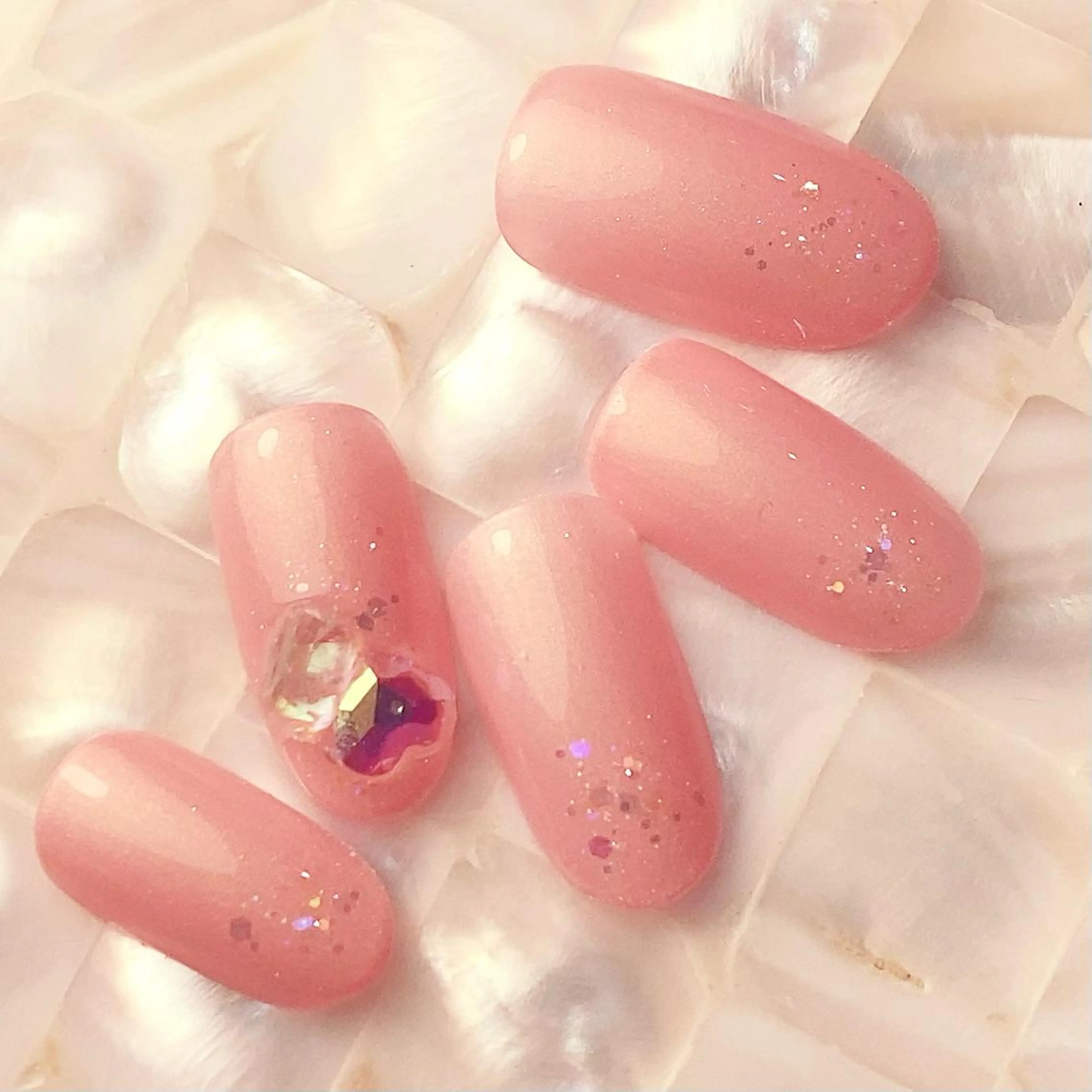 ネイル アートネイル オーロラネイル クリアネイル 長さ出し ジェルネイル プライベートサロン Rのネイルデザイン