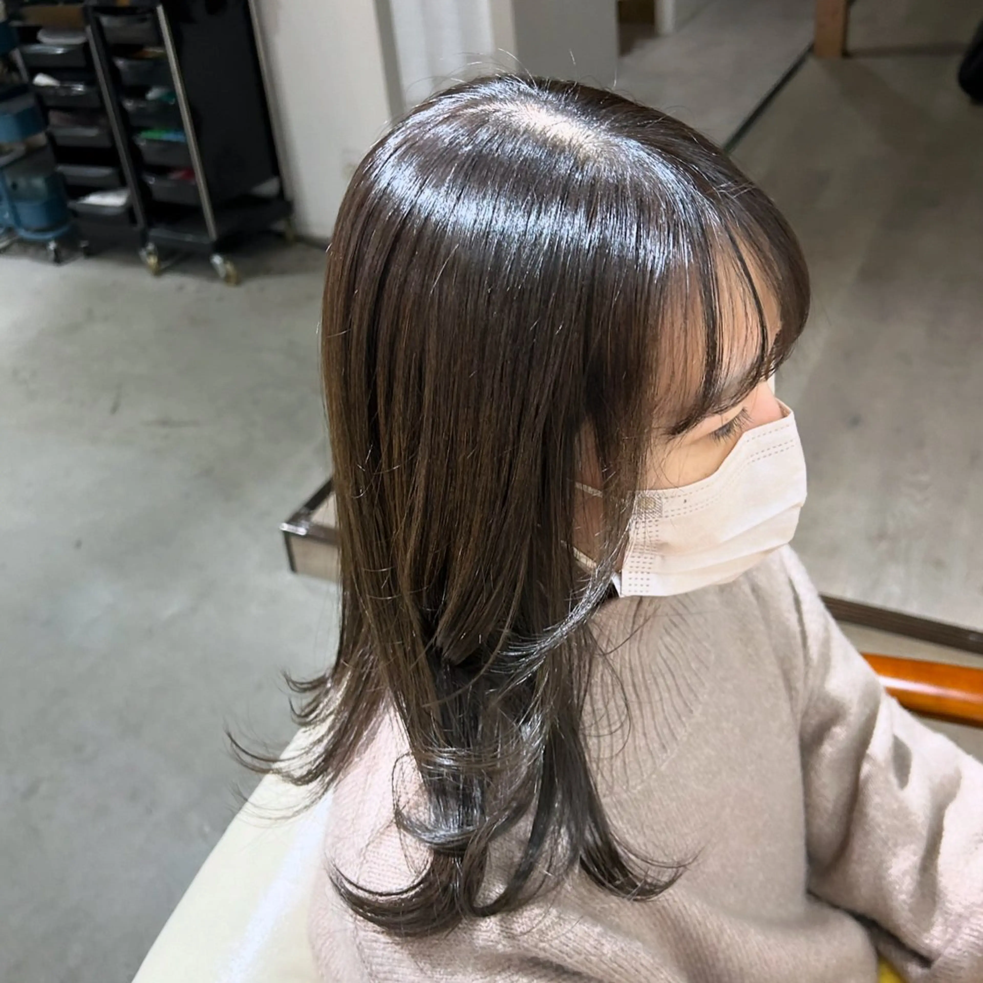 ミディアム カラー オリーブカラー ambiente所属・瀬川 夏緒のヘアスタイル