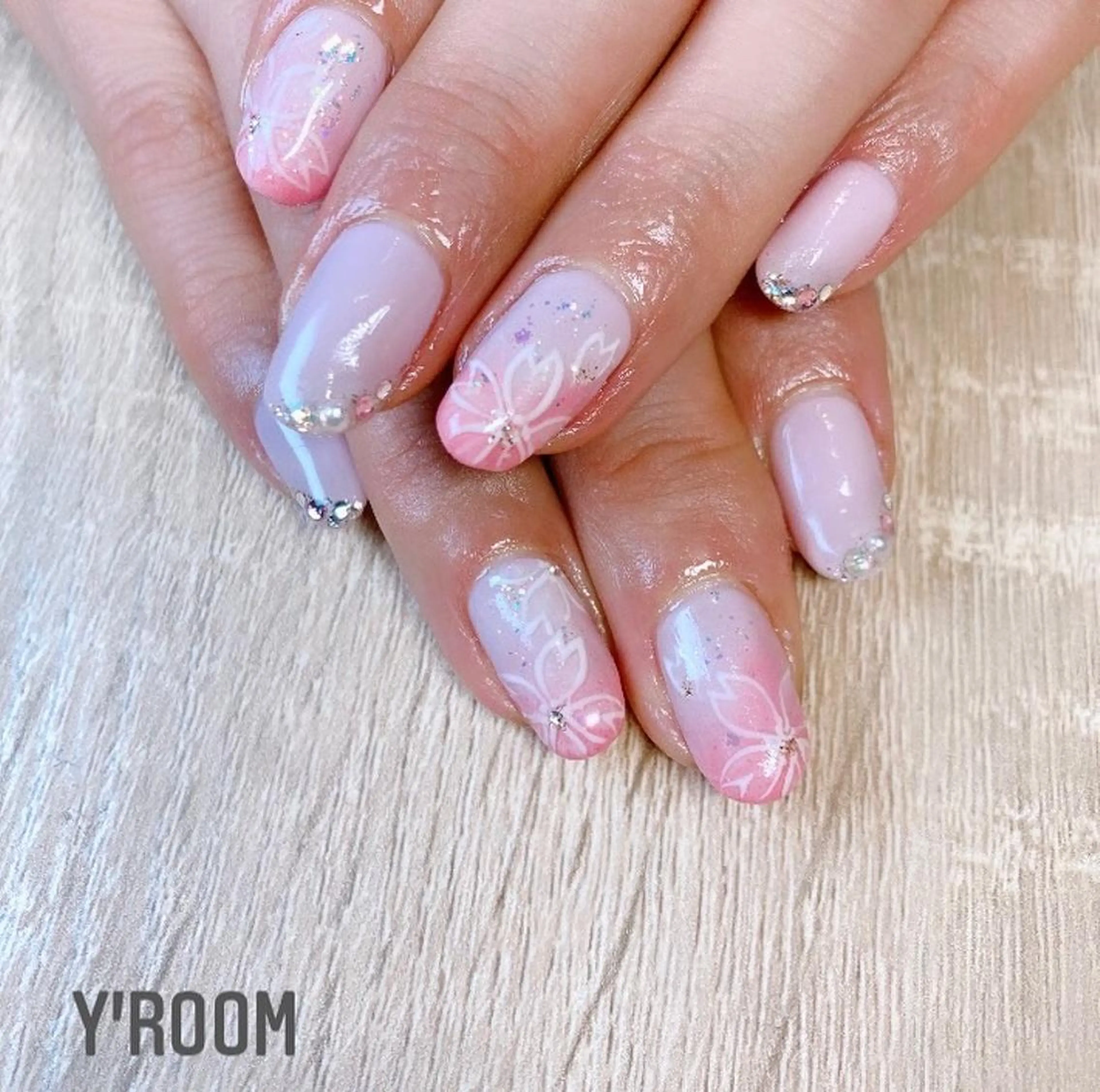 ネイル オーロラネイル 桜ネイル フラッシュネイル フットネイル ジェルネイル YUKA （ネイリスト）のネイルデザイン