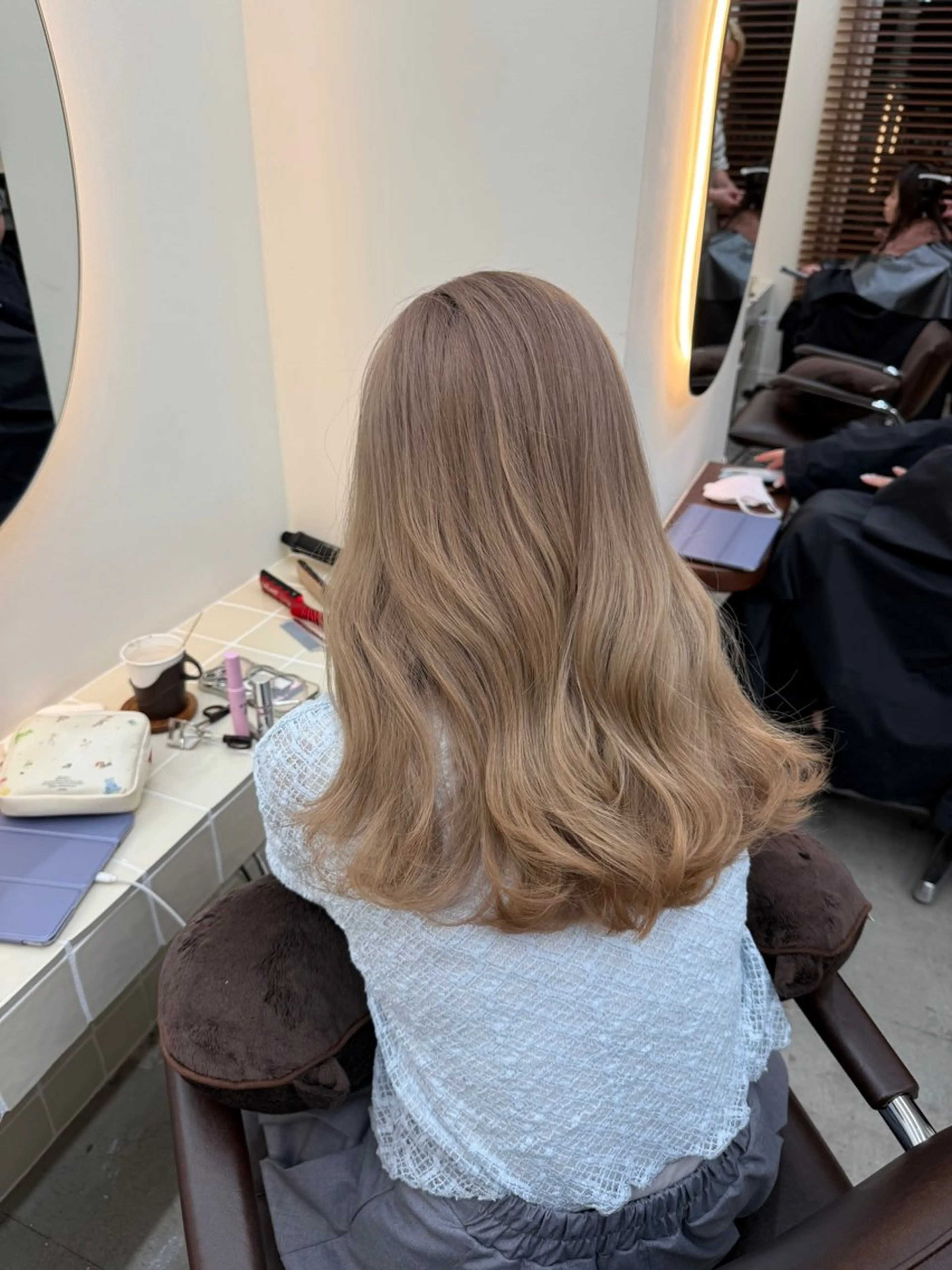 セミロング カラー ブリーチ ヘアカラー トリートメント ヘッドスパ ✨髪質改善矯正× ブリーチ✨YU-KIのヘアスタイル