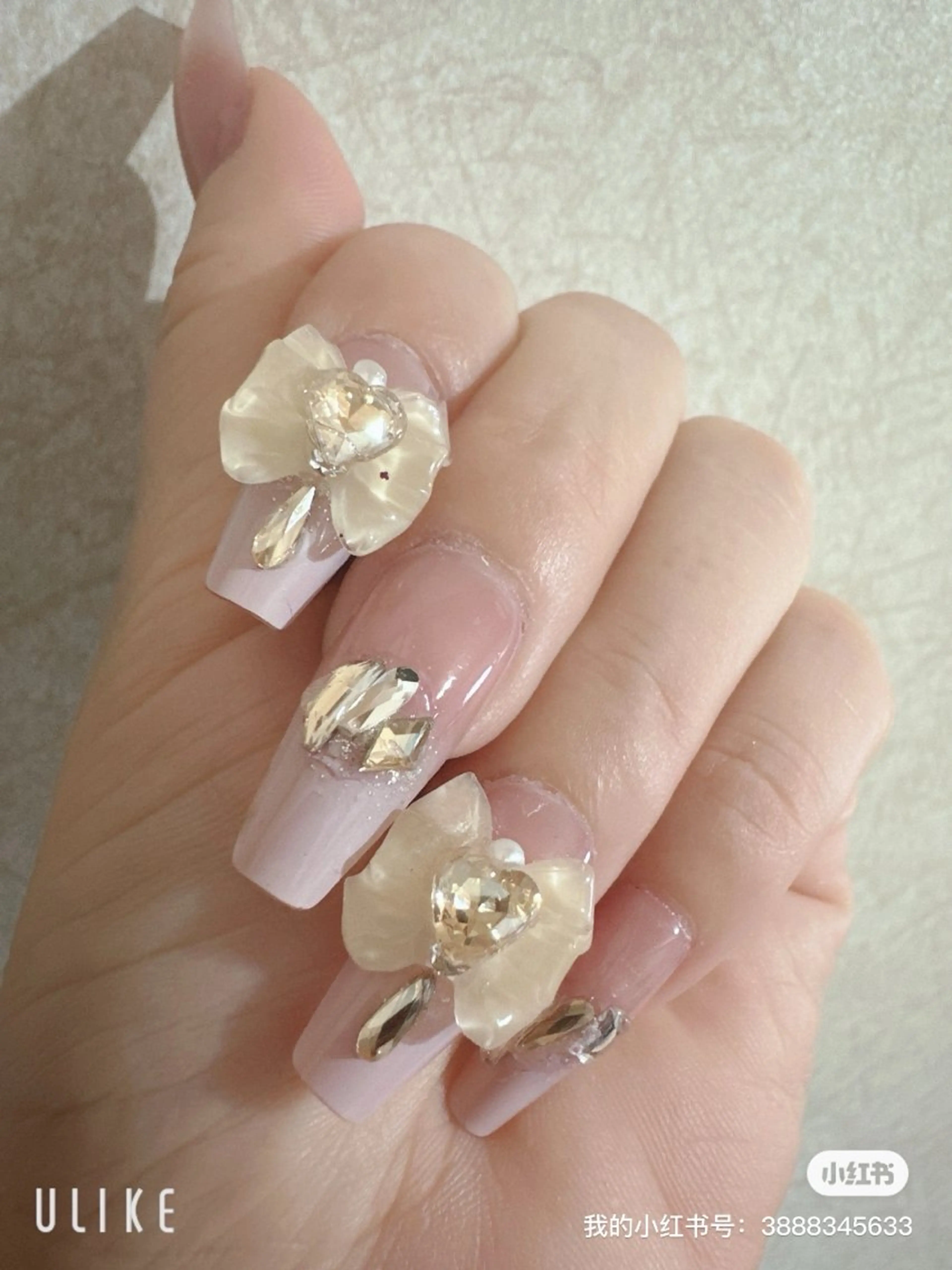 セミロング 戸田 宏美のネイルデザイン