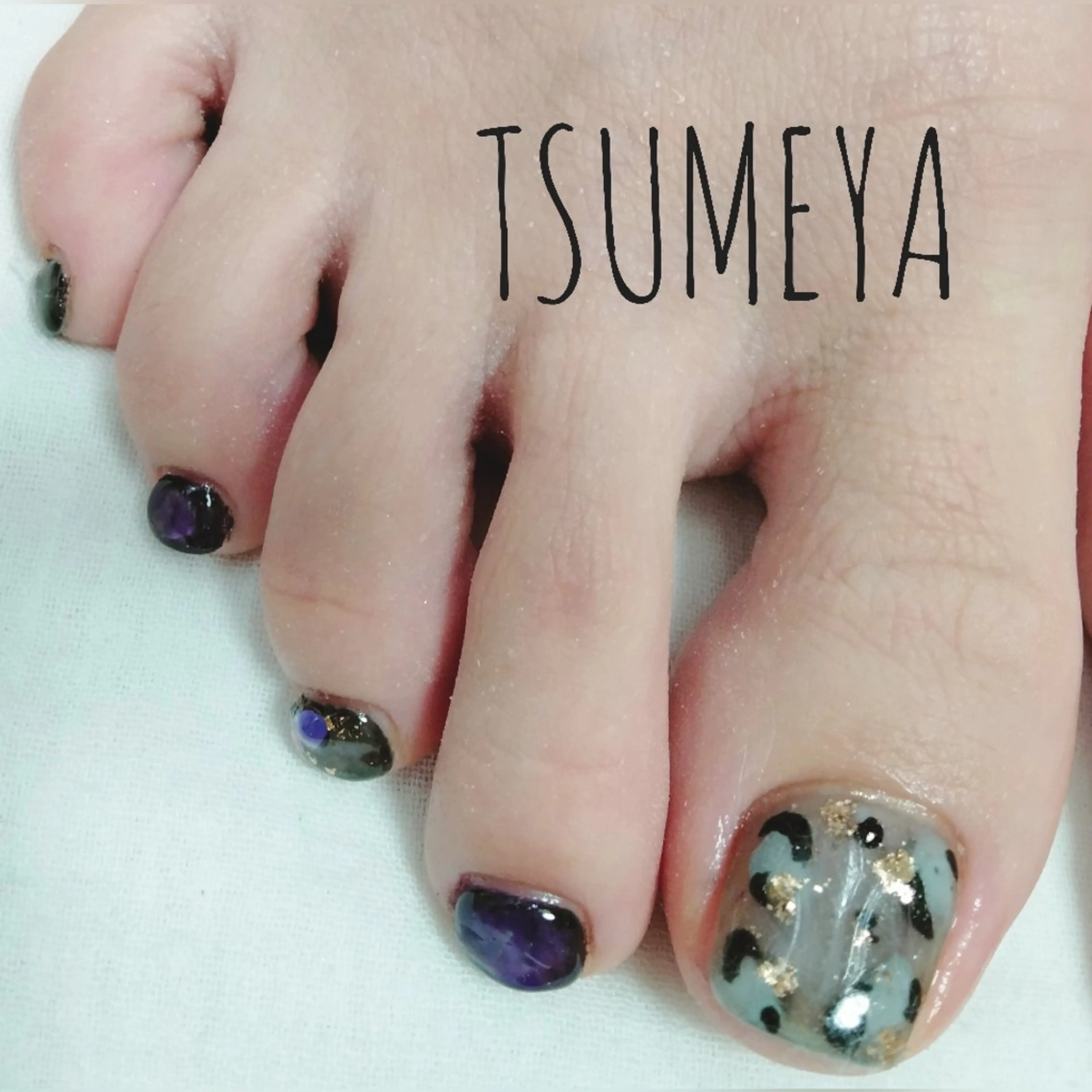 ネイル アニマル柄 パープル フットネイル _TSUMEYA _のネイルデザイン