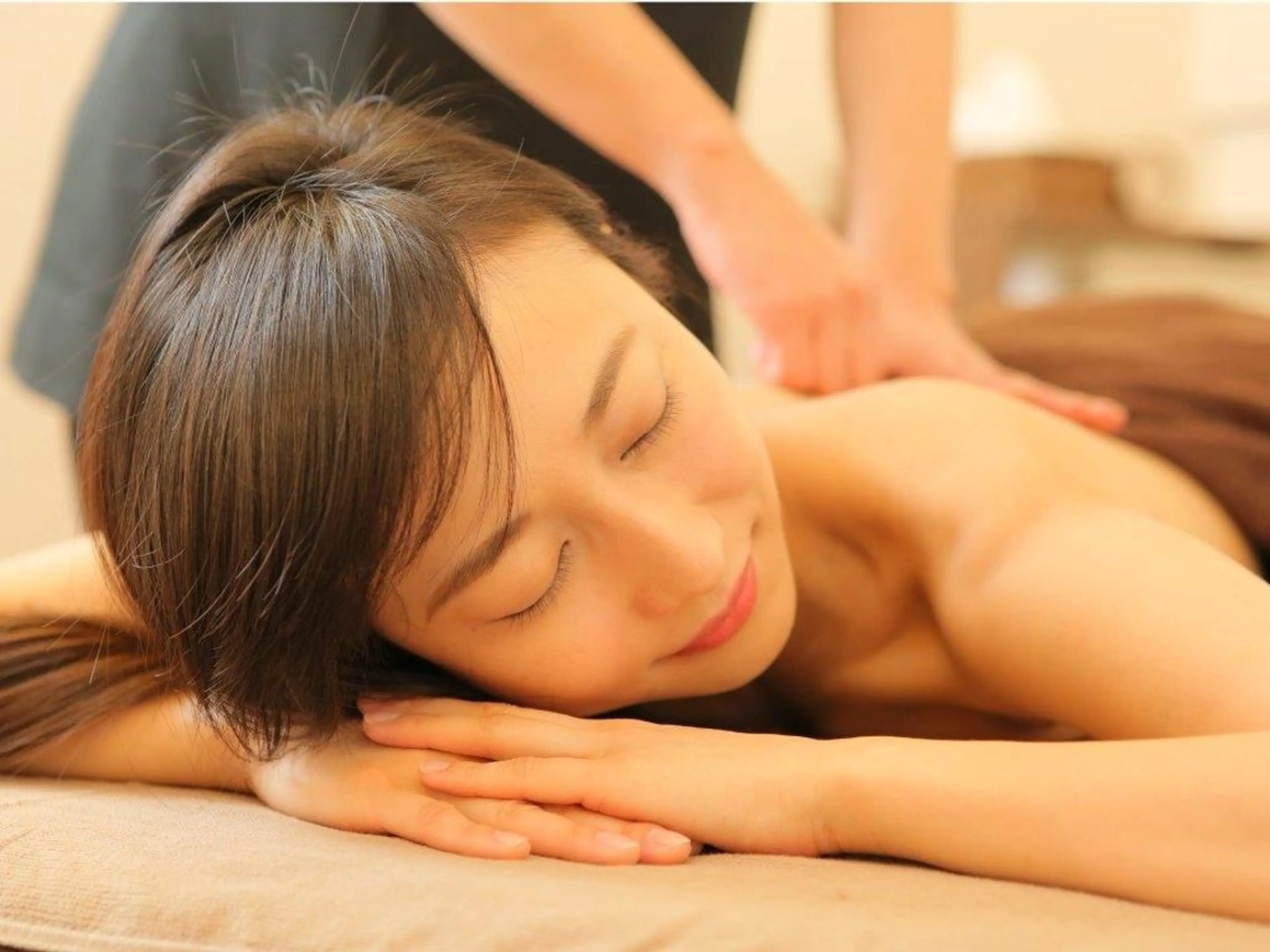 【背中&小顔コルギ/マシン105分】背中・小顔コルギ・マシン※女性のみの写真