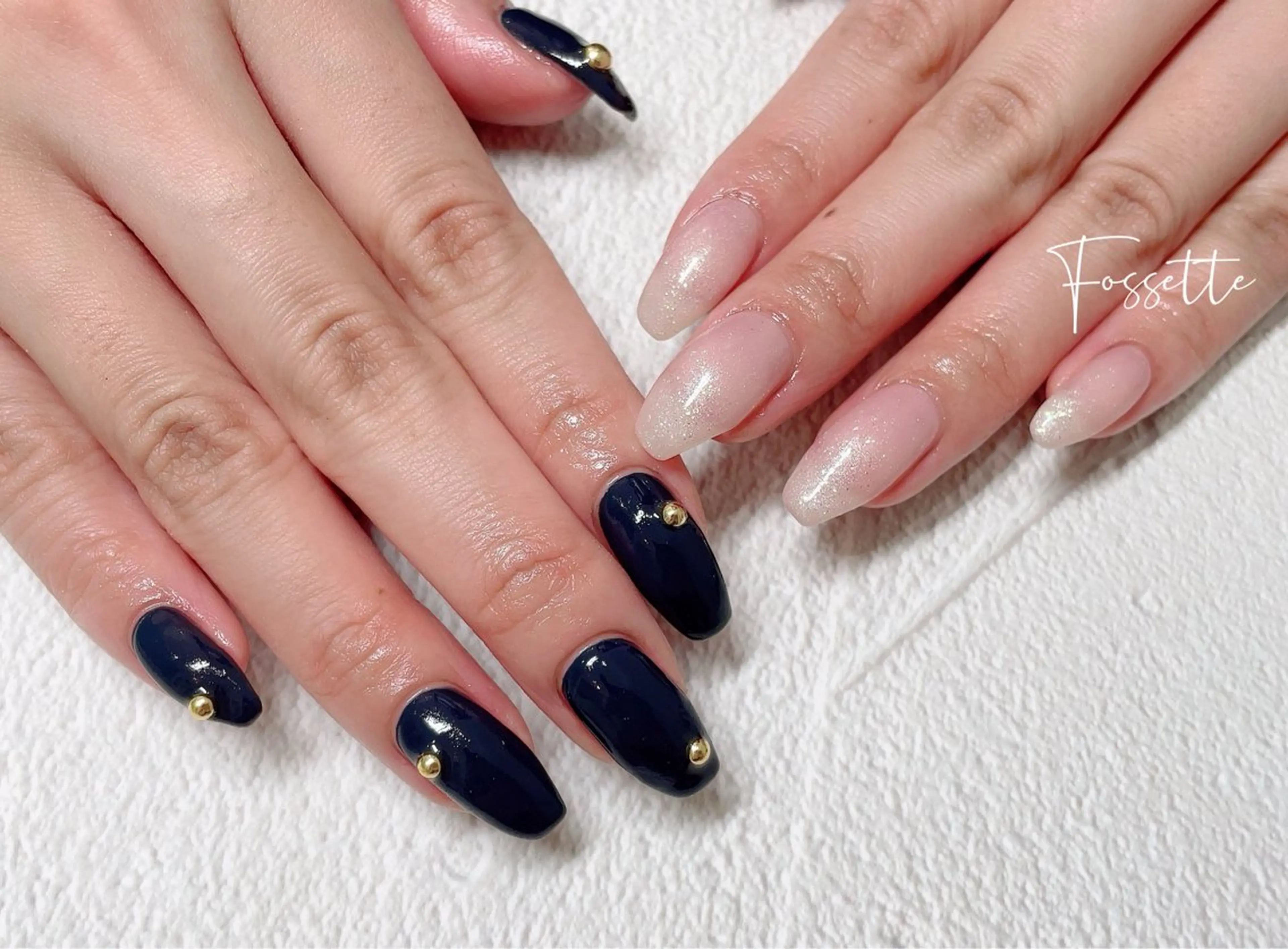 ネイル キラキラネイル ネイビー 冬ネイル ハンドネイル nailsalon Fossetteのネイルデザイン