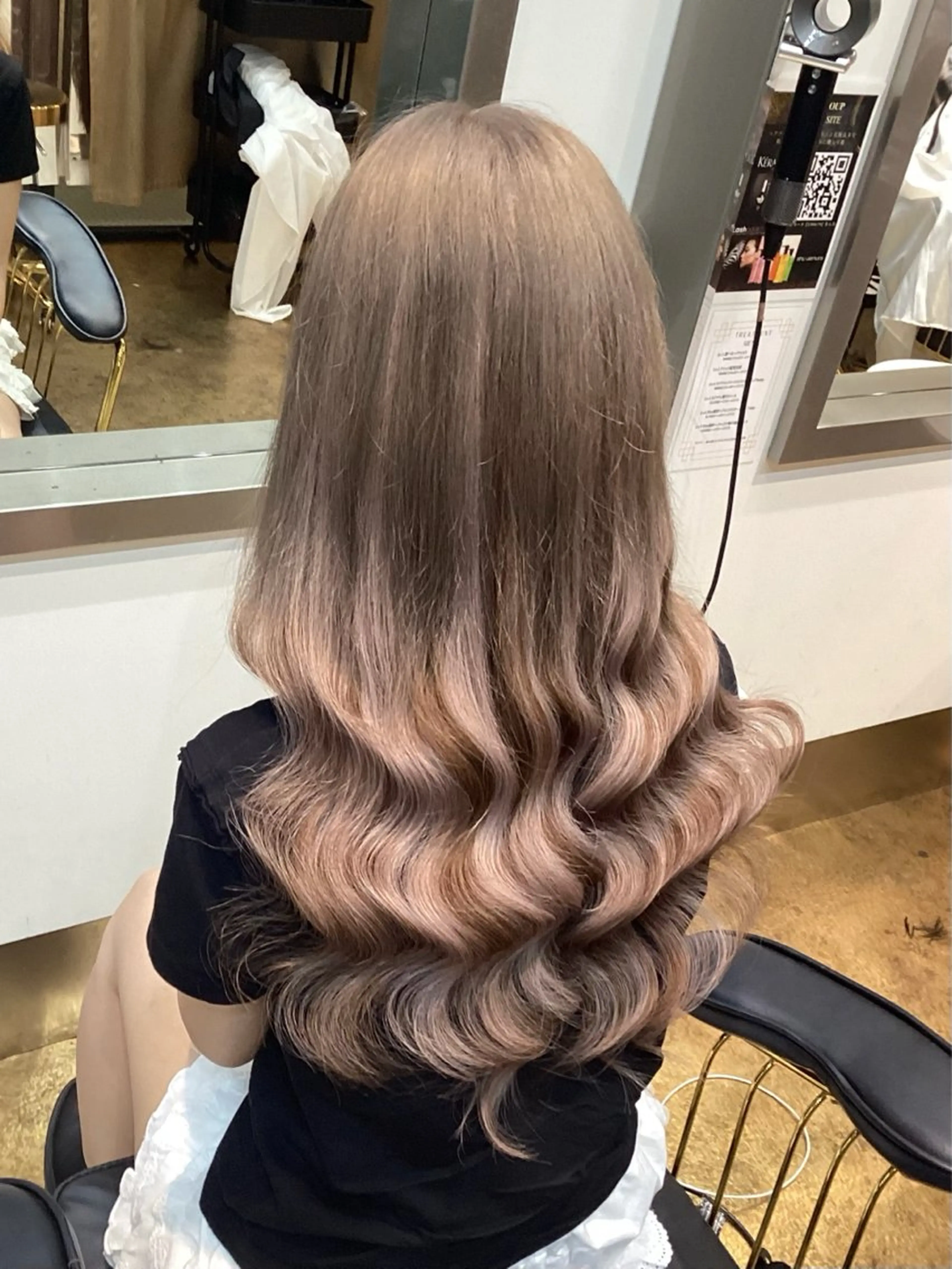 ロング ヘアカラー エクステ EDeN Yurinaのヘアスタイル