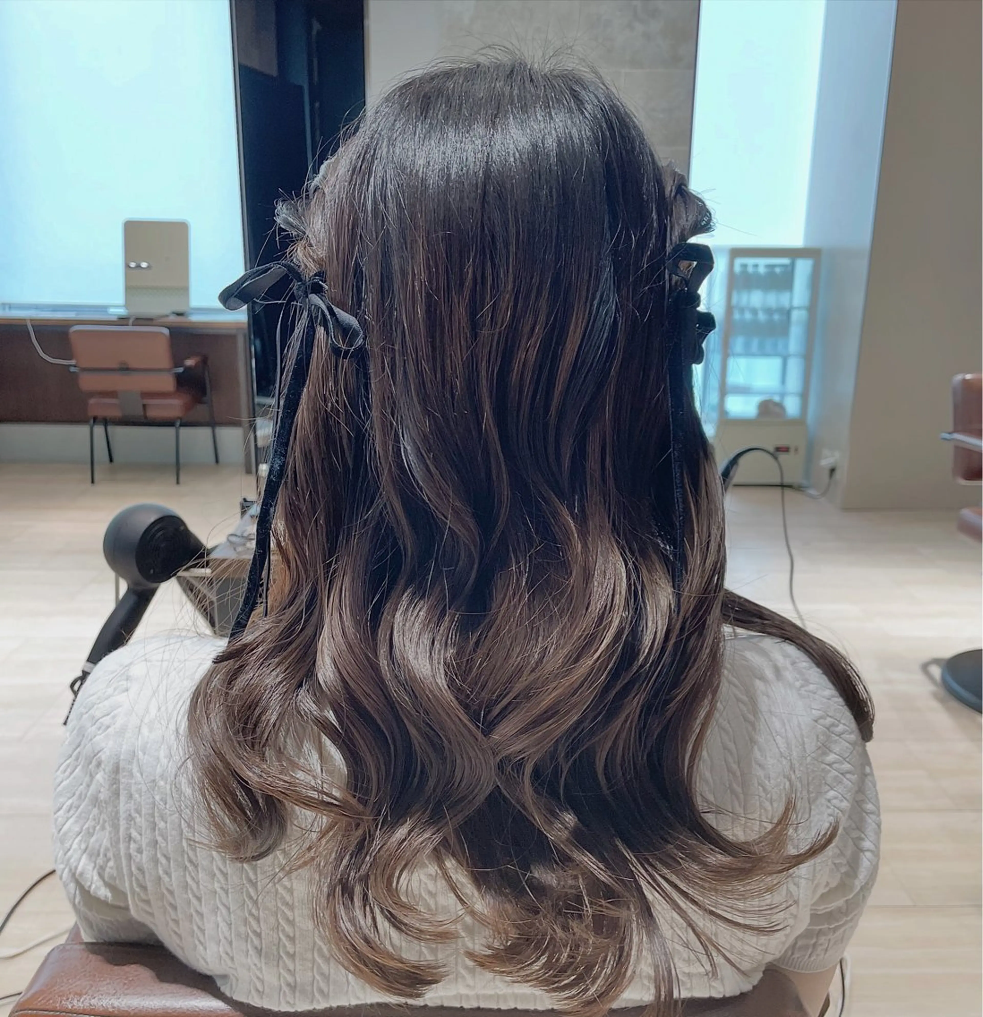 セミロング ヘアセット 艶カラー/アレンジ/ はまぐちうみのヘアスタイル