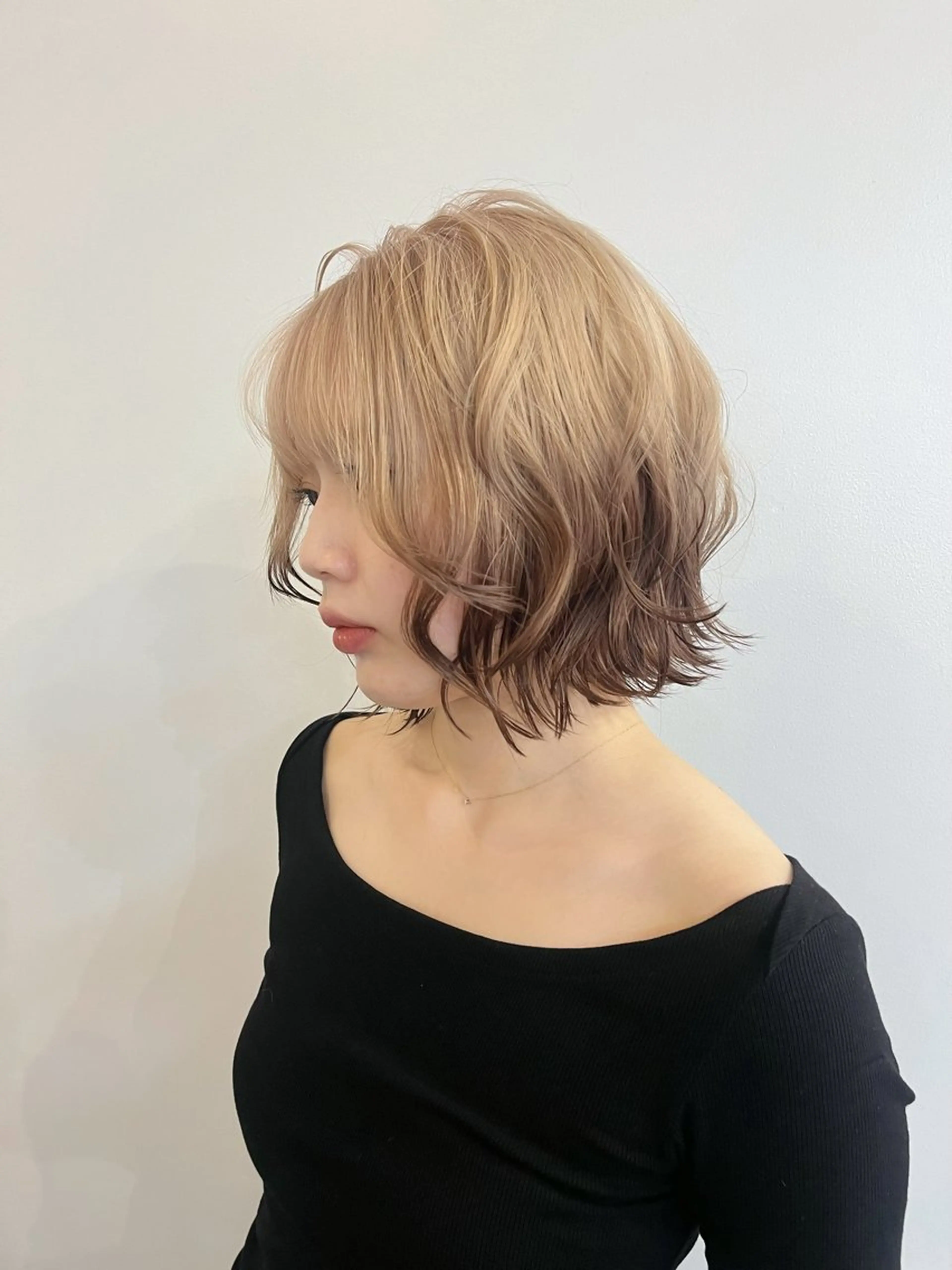 ミディアム カット ヘアカラー トリートメント marino/ カラー/顔周りカットのヘアスタイル