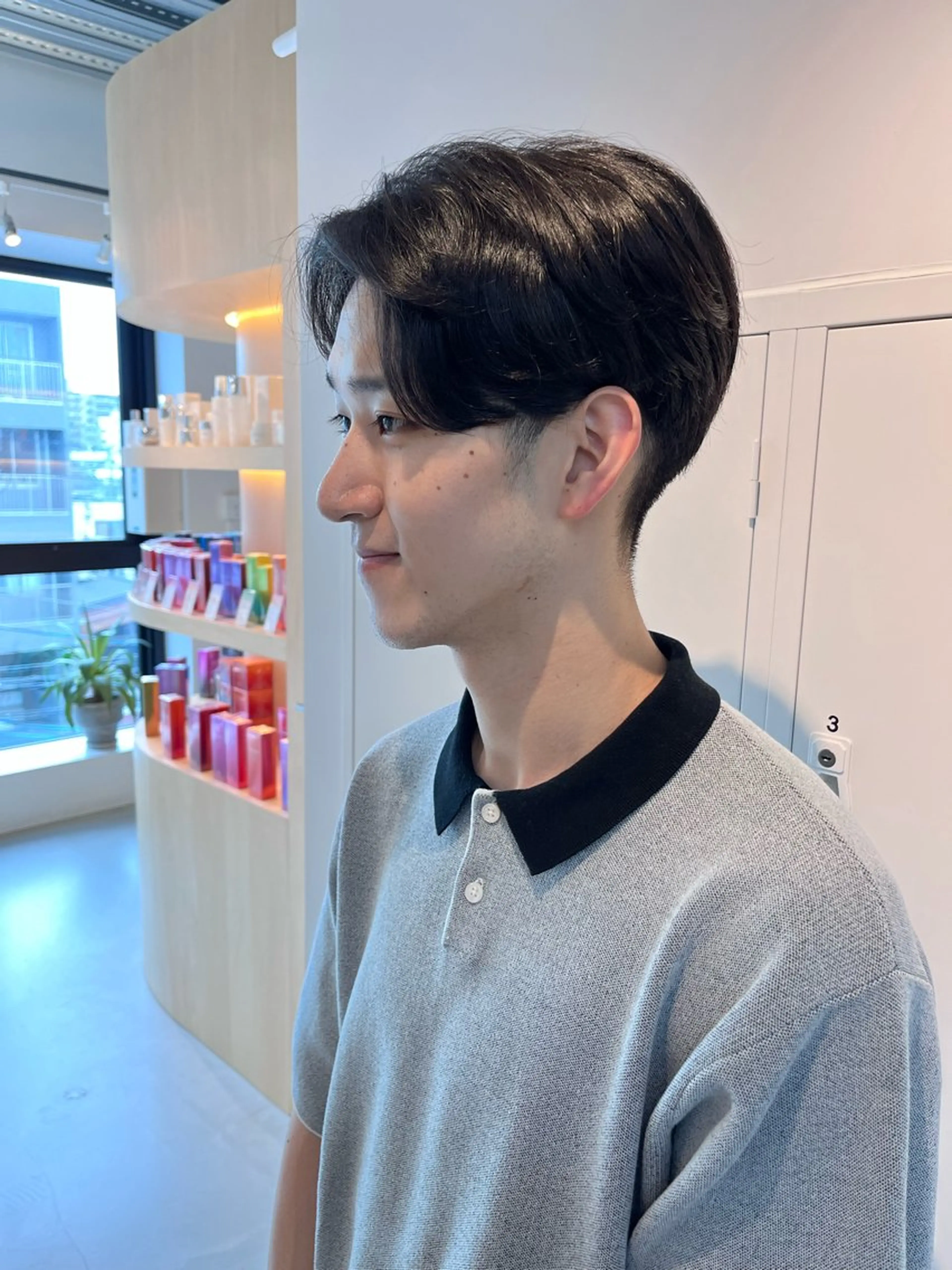 ショート メンズ センターパート カット 恒松 大毅のヘアスタイル