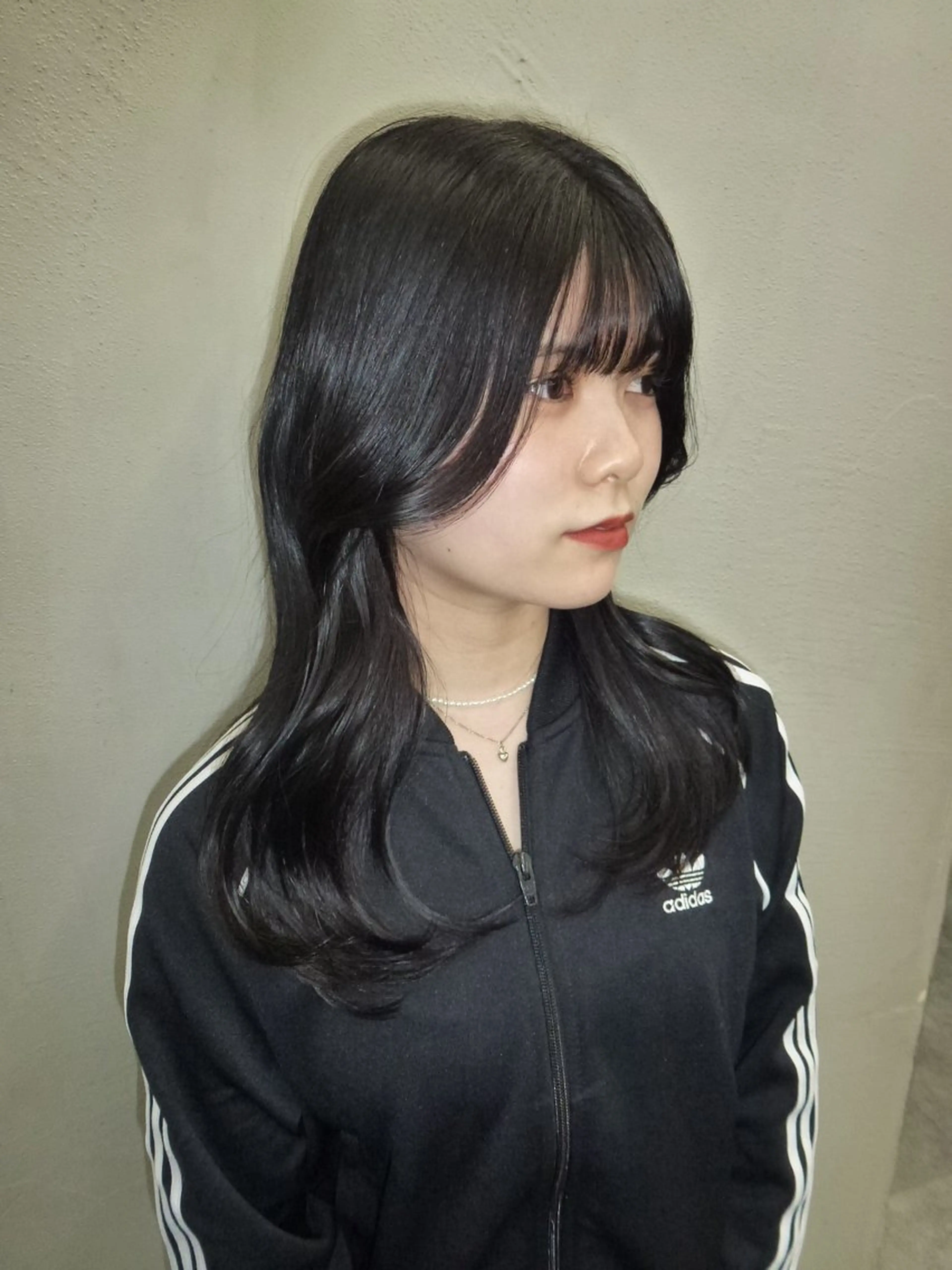 ミディアム カラー MISAKI🪐 縮毛矯正のヘアスタイル