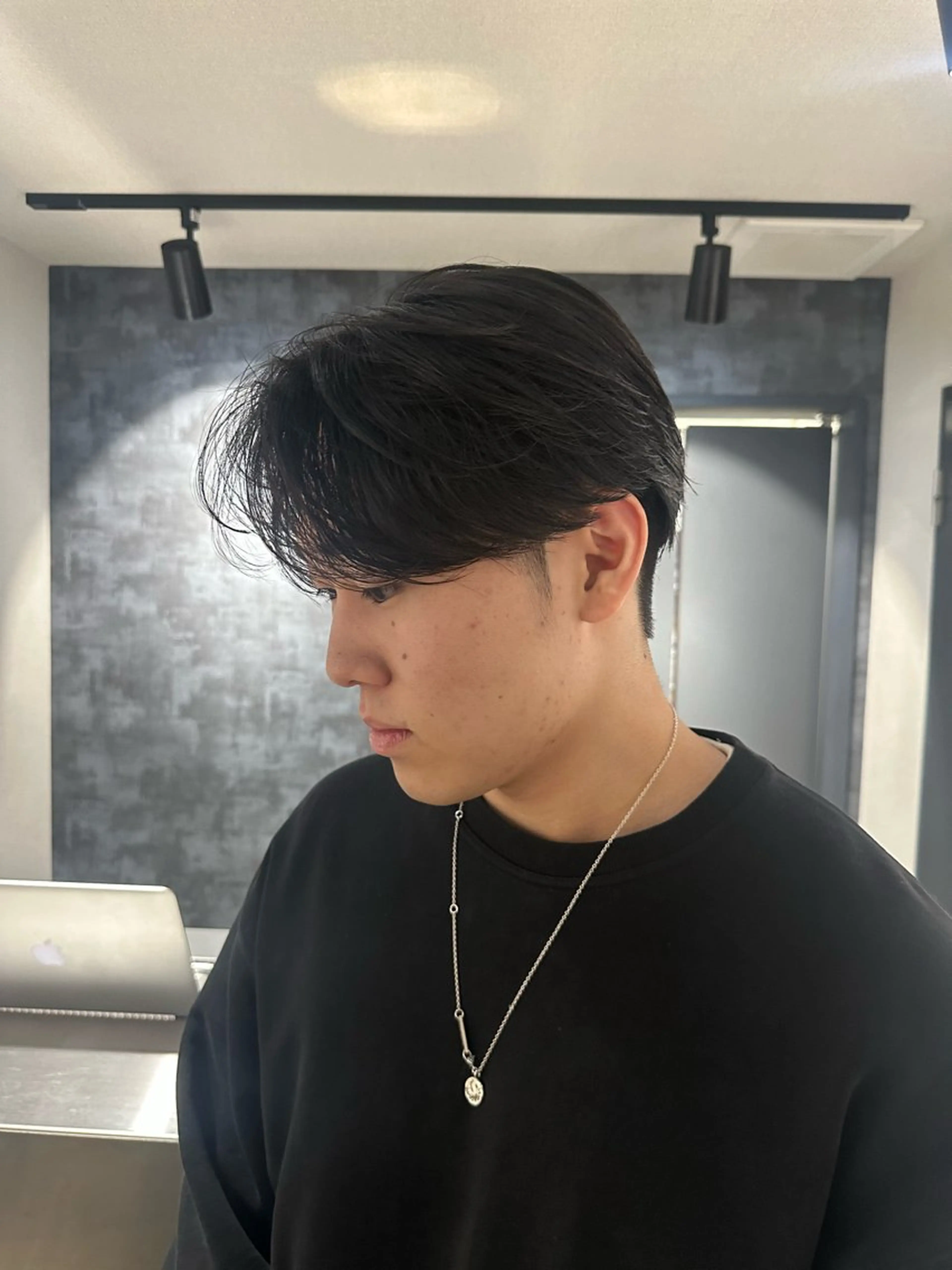 ミディアム パーマ メンズ ミディアムパーマ センターパート メンズパーマ ニュアンスパーマ SALOWIN 原宿 iori所属・🌟原宿指名No.1 センターパート⭐️のヘアスタイル