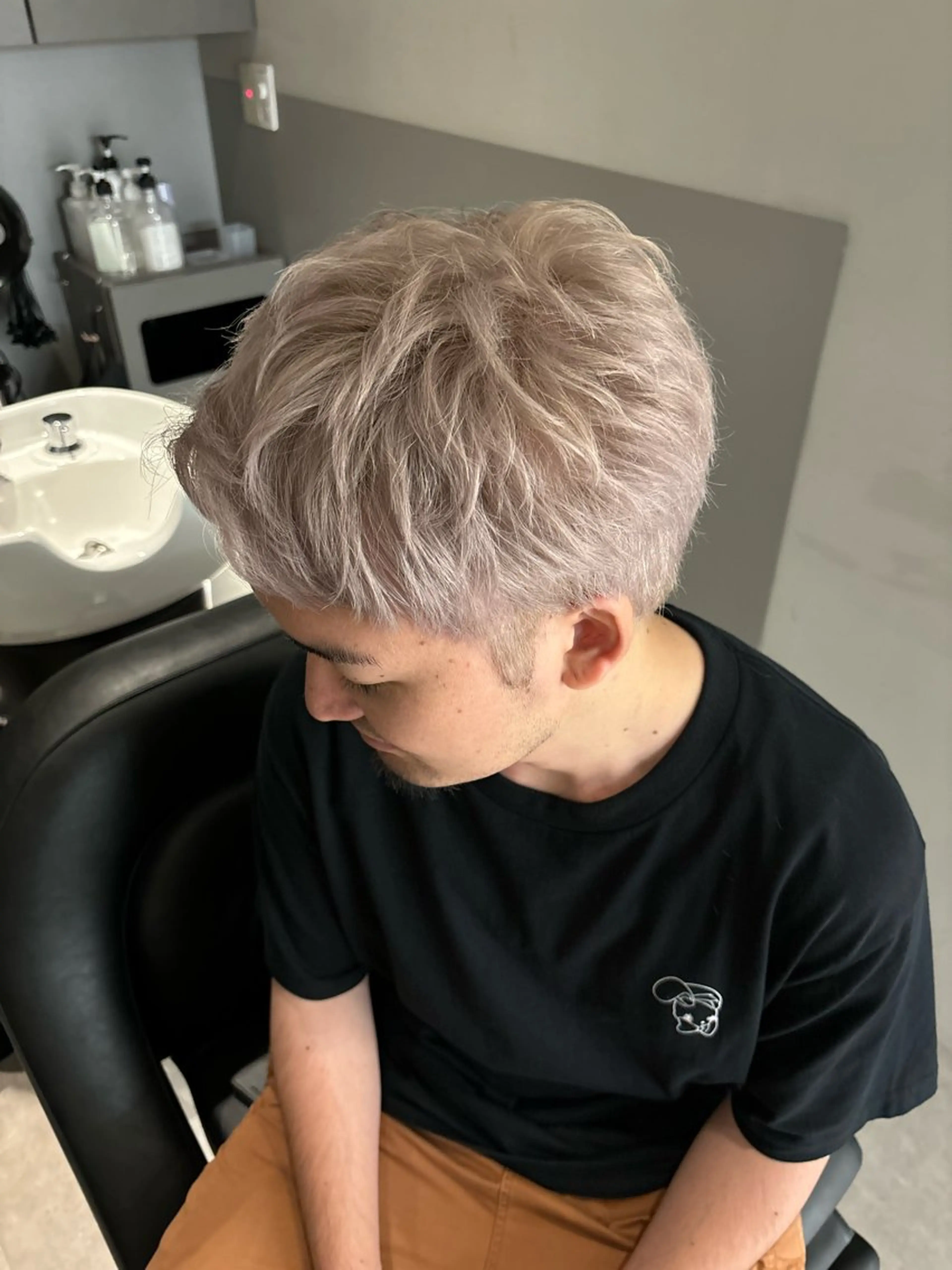 ショート メンズ センターパート メンズハイトーン メンズ韓国風 スパイキーショート 外国人風カラー カット ヘアカラー ハイトーン/ ボブ 中村麟のヘアスタイル