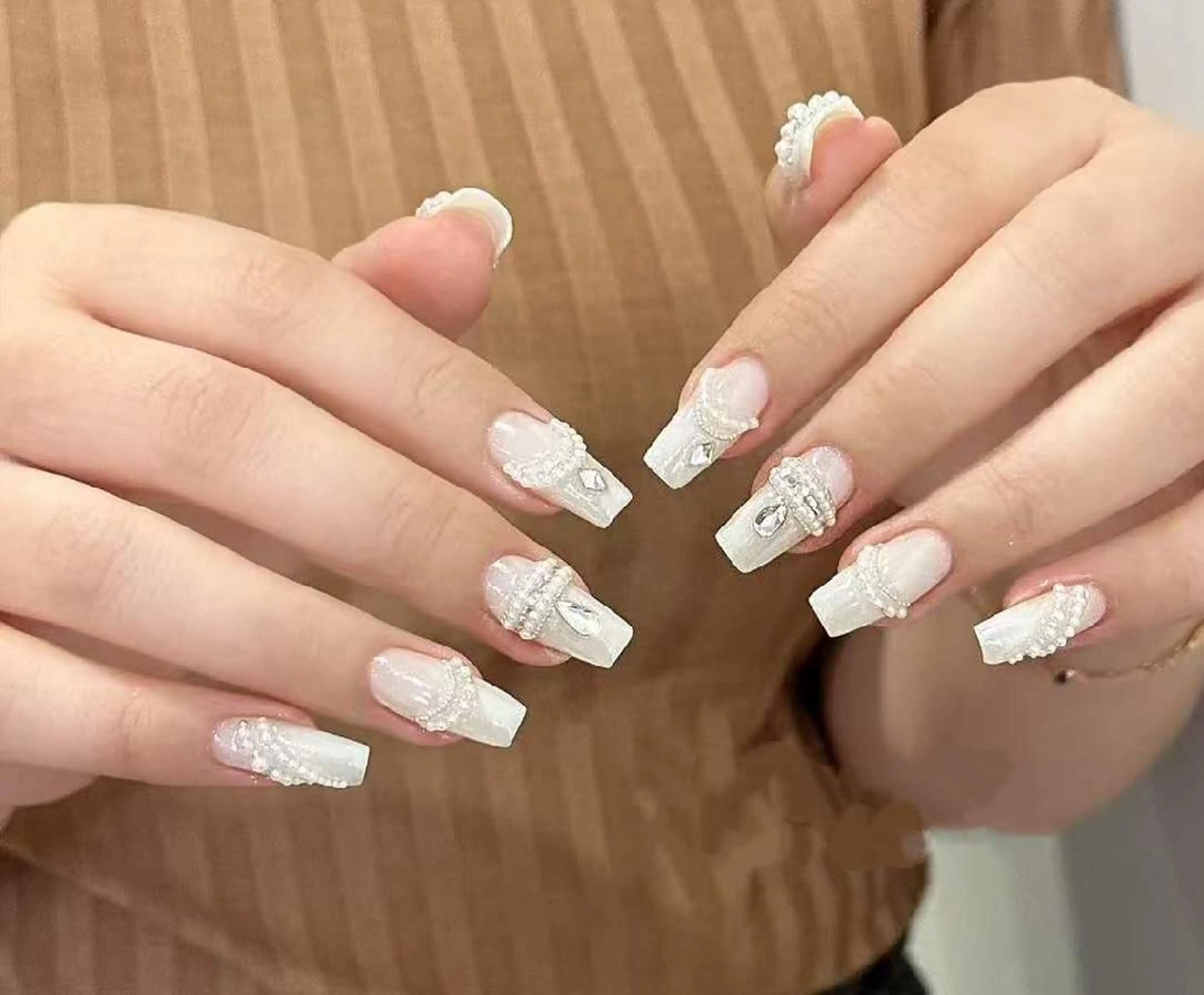 ネイル オーロラネイル フラワーネイル フットネイル フレンチネイル ジェルネイル ハンドネイル Oomiya 服部のネイルデザイン