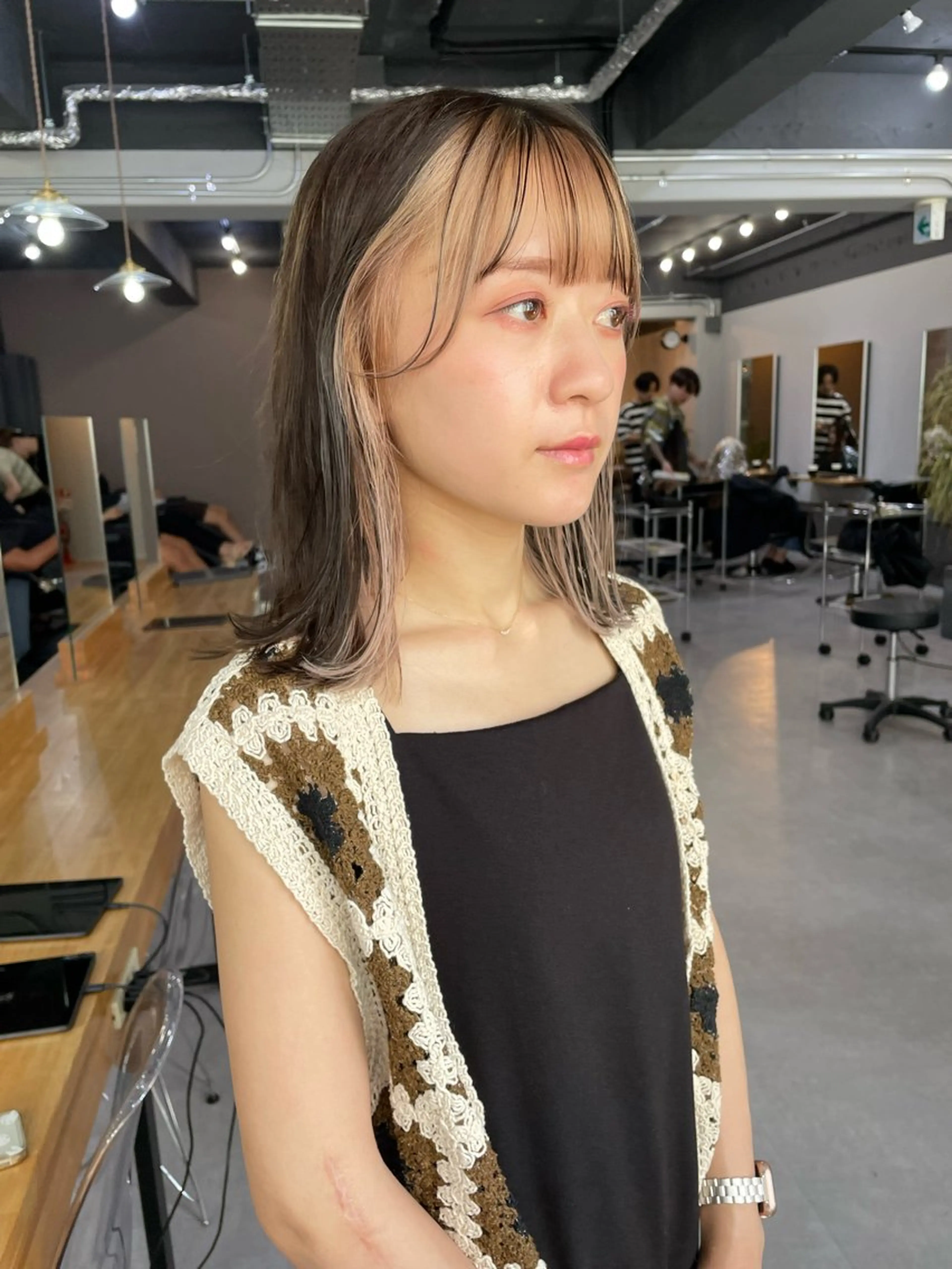 ミディアム カット ヘアカラー トリートメント 倉辻 香奈子のヘアスタイル