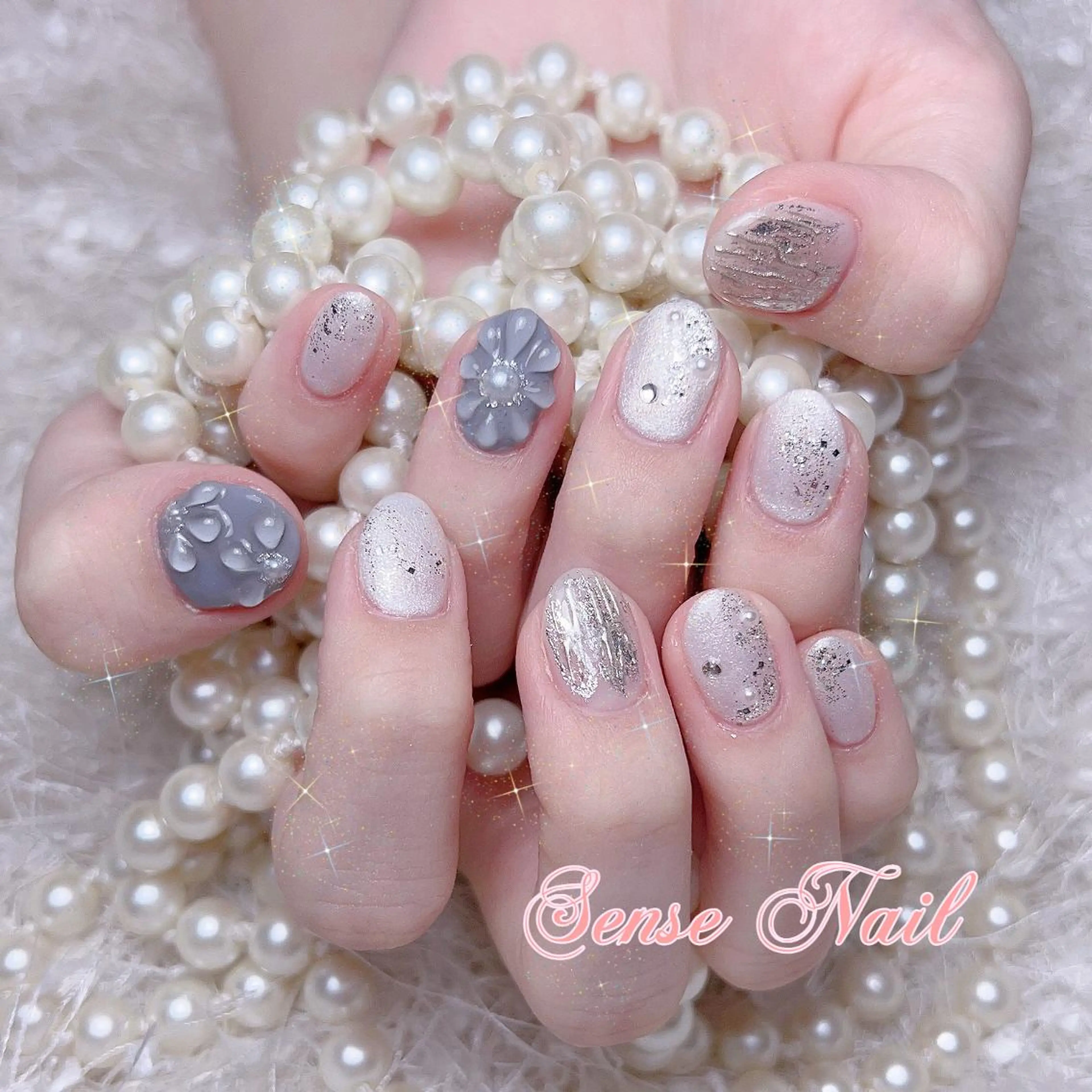 ネイル Queening 🦋のネイルデザイン