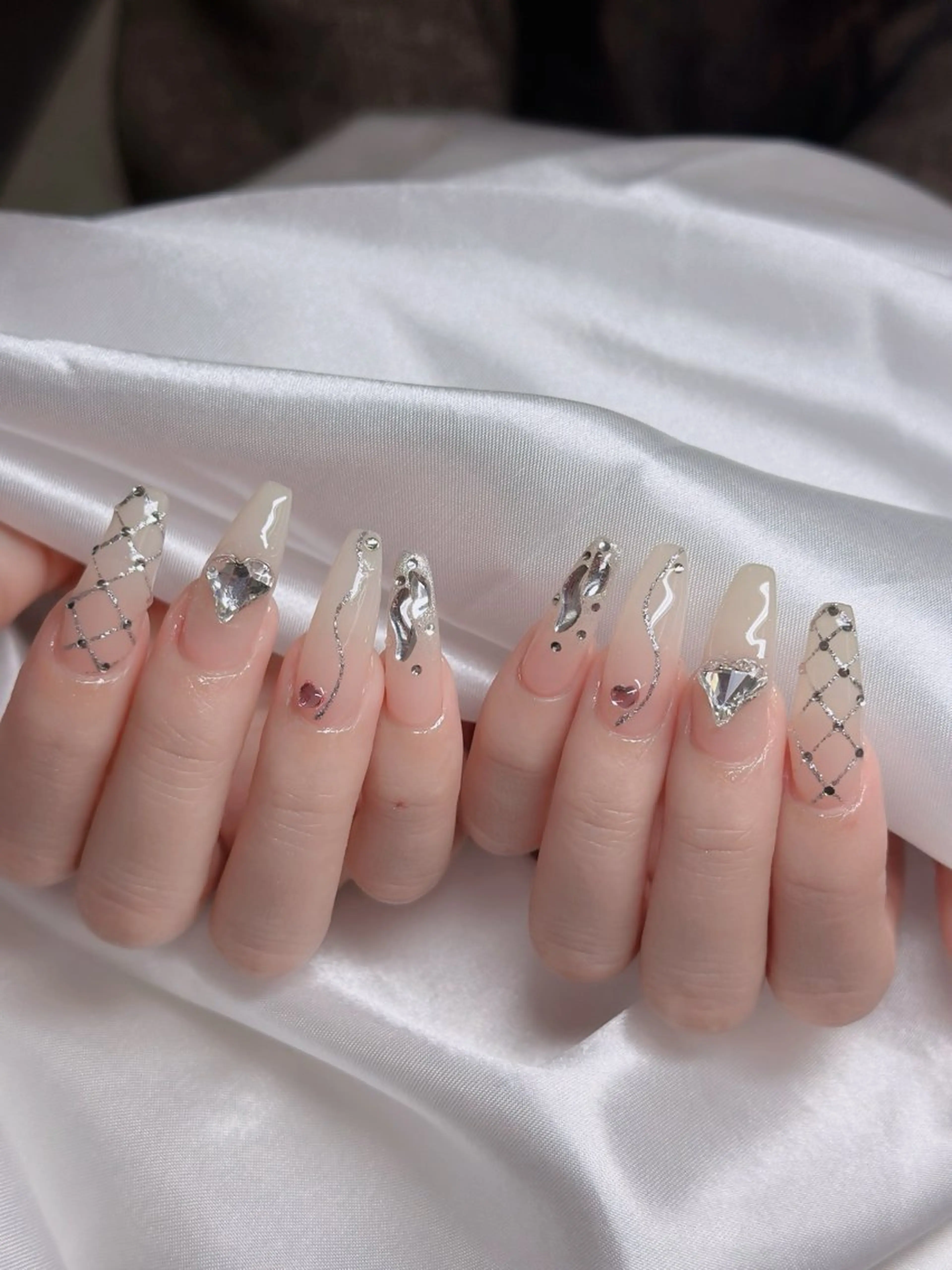 ネイル フレンチネイル ジェルネイル 韓国ネイル マグネットネイル ネイルチップ Anh 高田馬場のネイルデザイン