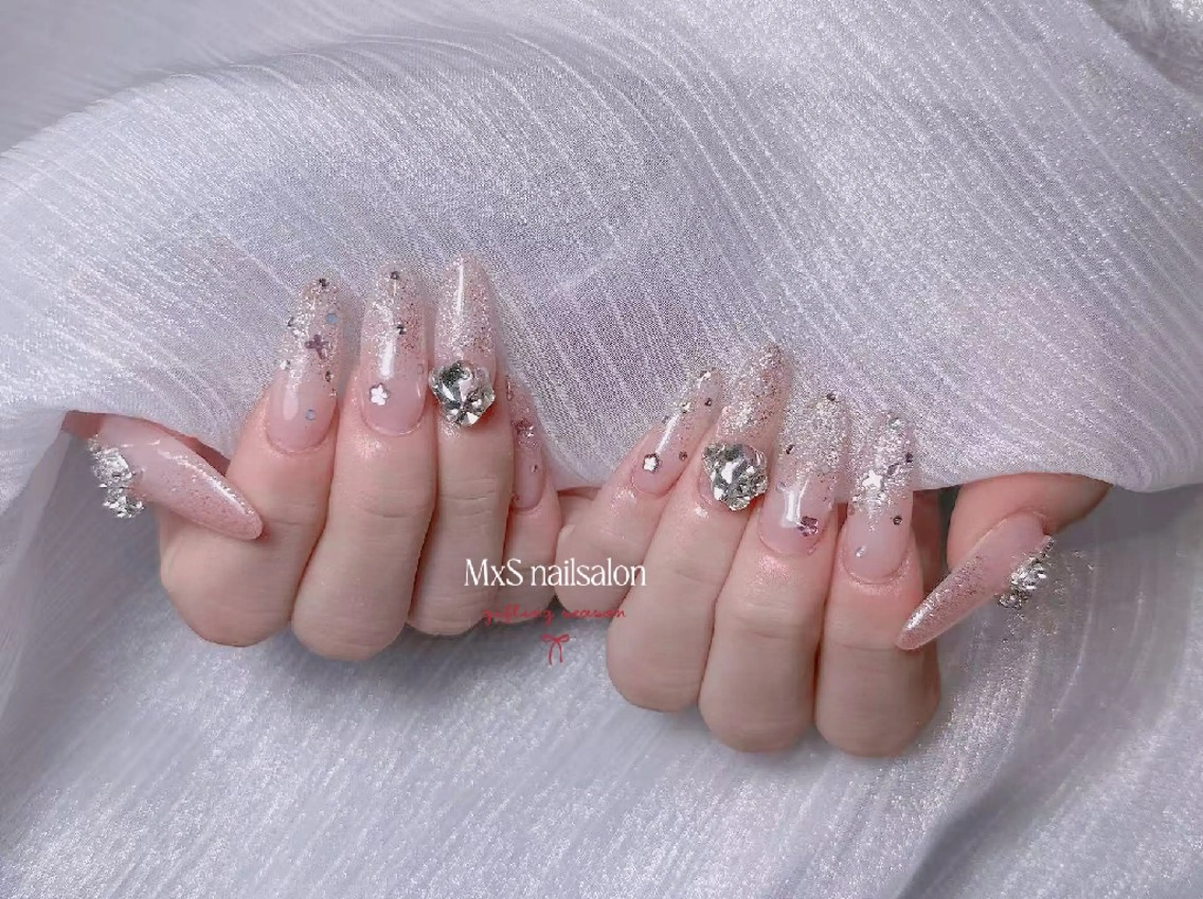 ネイル ジェルネイル 韓国ネイル マグネットネイル パラジェル ワンホンネイル ハンドネイル ハンドケア MxS Nail(長さだし/フィルイン/マグネット/韓国ネイル/ワンホンネイル/ワンカラー)所属・MxS リィリィのネイルデザイン