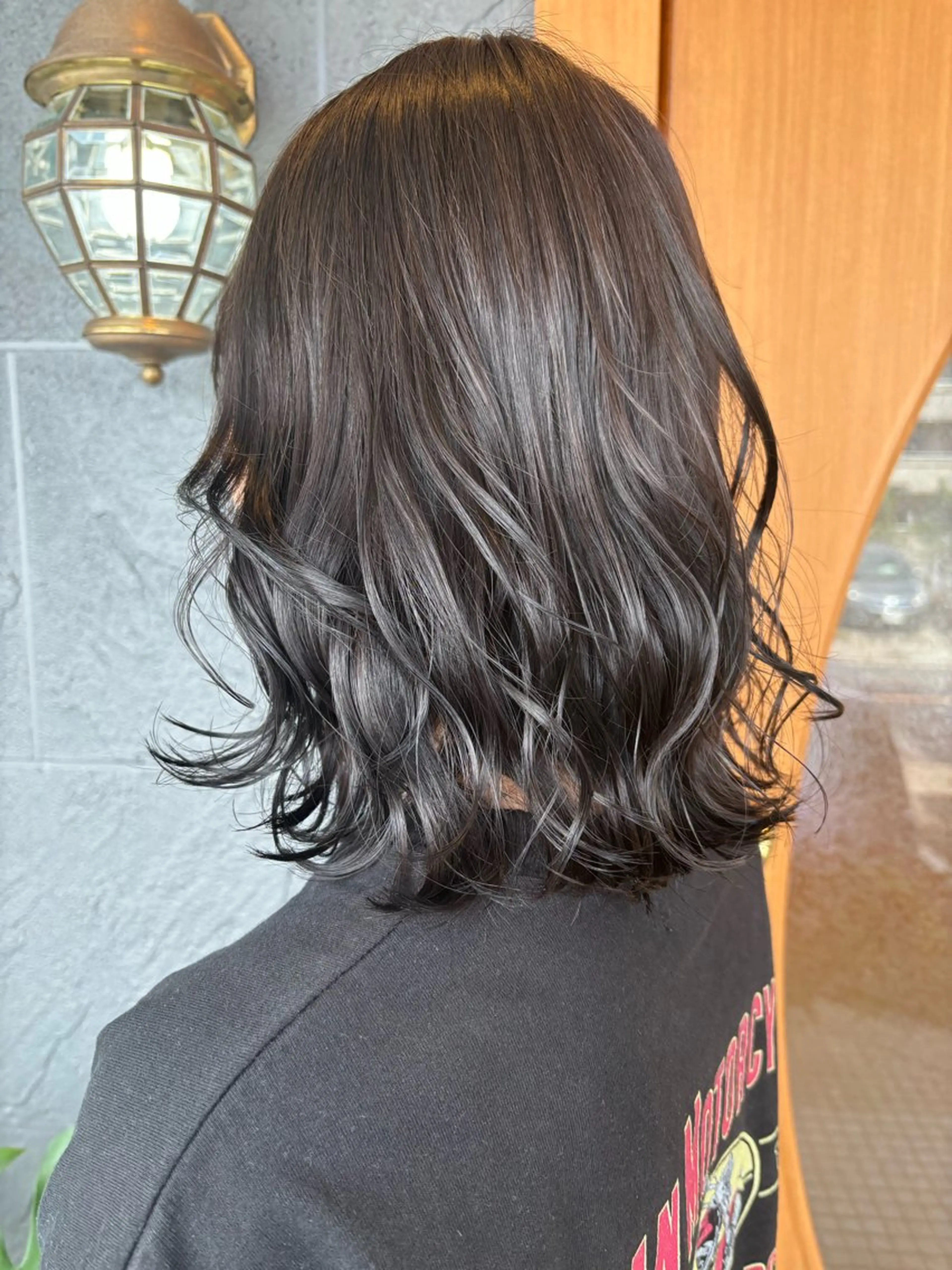 ミディアム カラー 亀山 来未のヘアスタイル