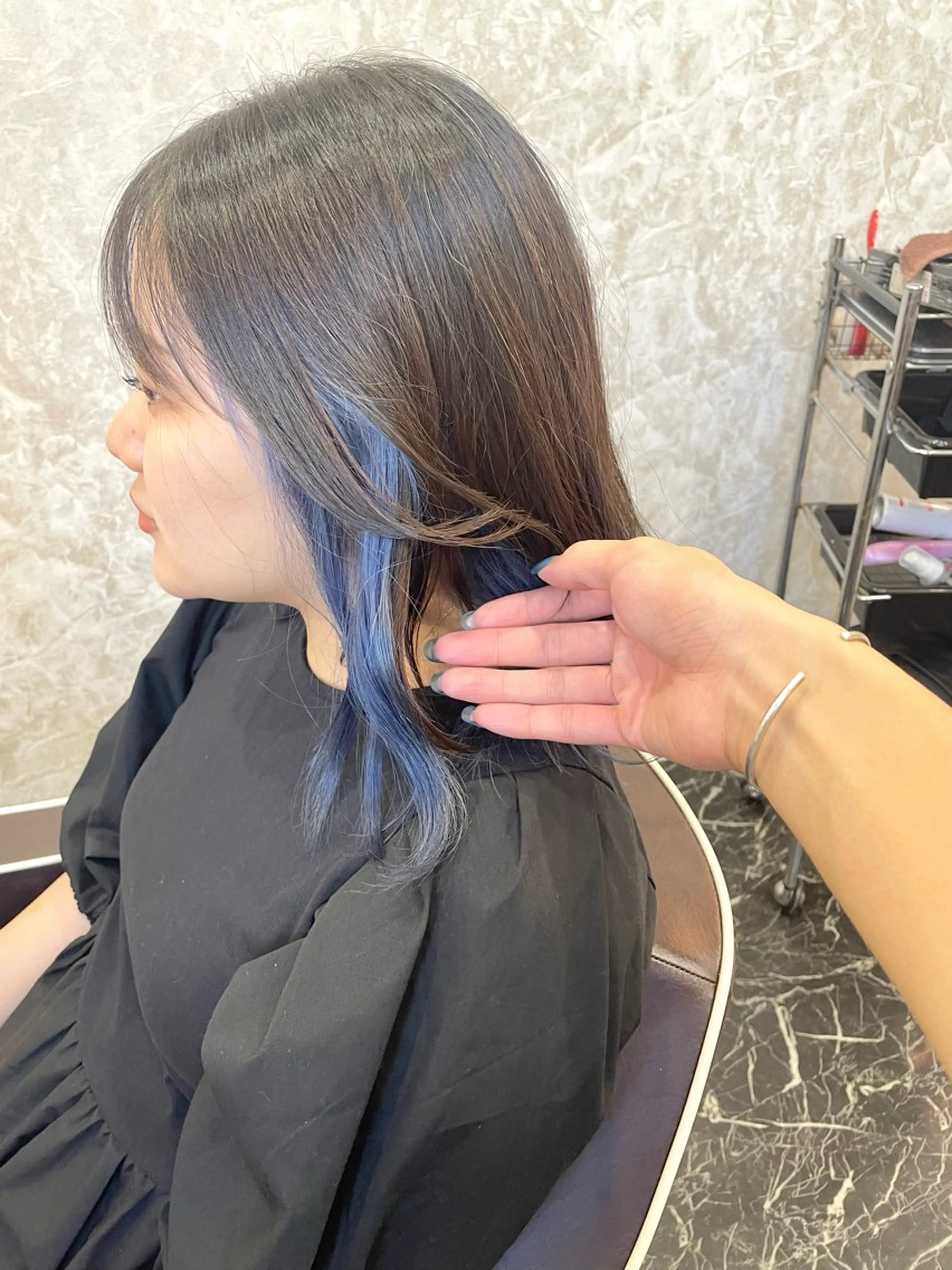 セミロング カット ヘアカラー 亀川蓮 Agu hairのヘアスタイル