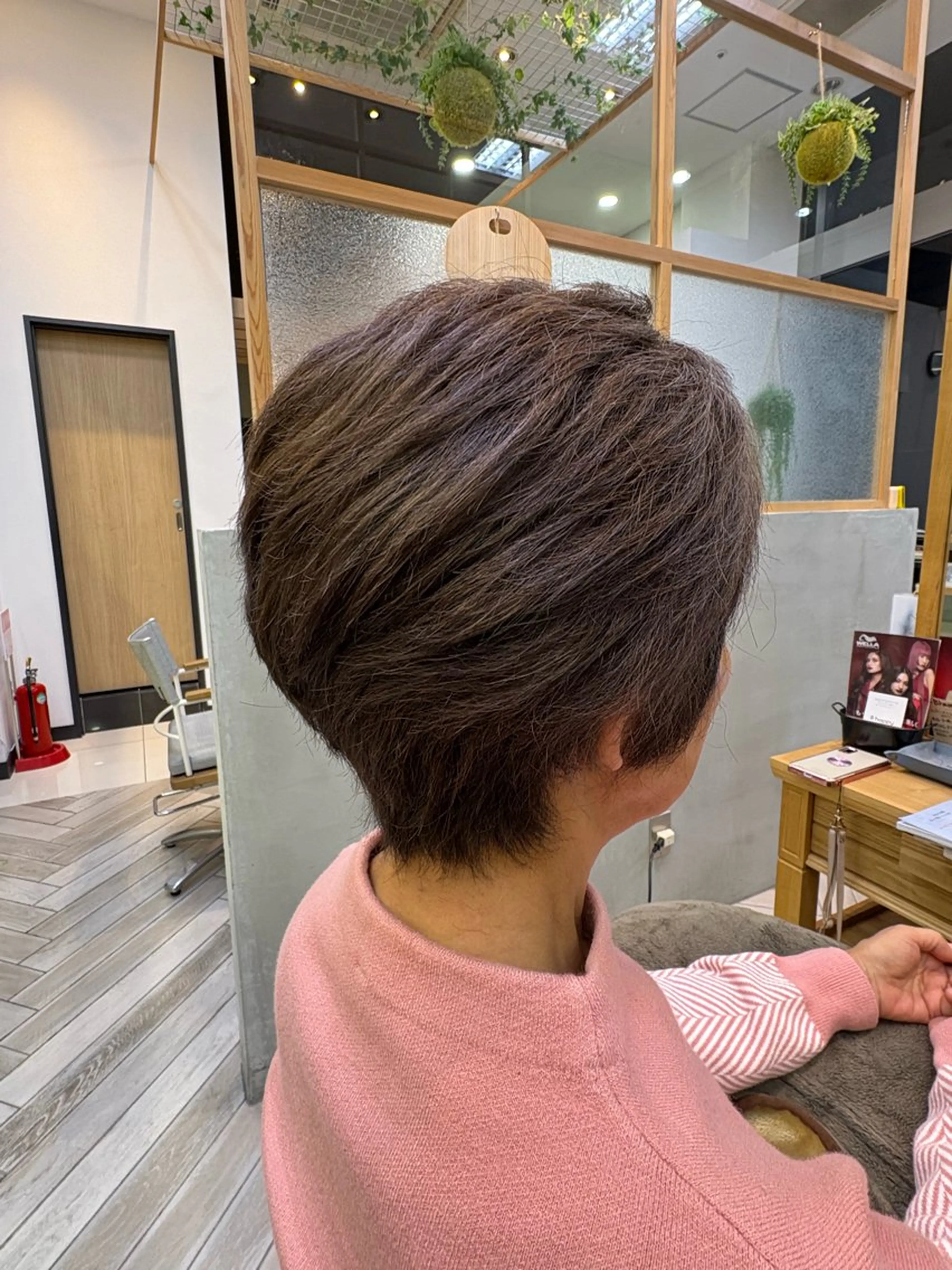 ショート カラー 岡 拓実のヘアスタイル