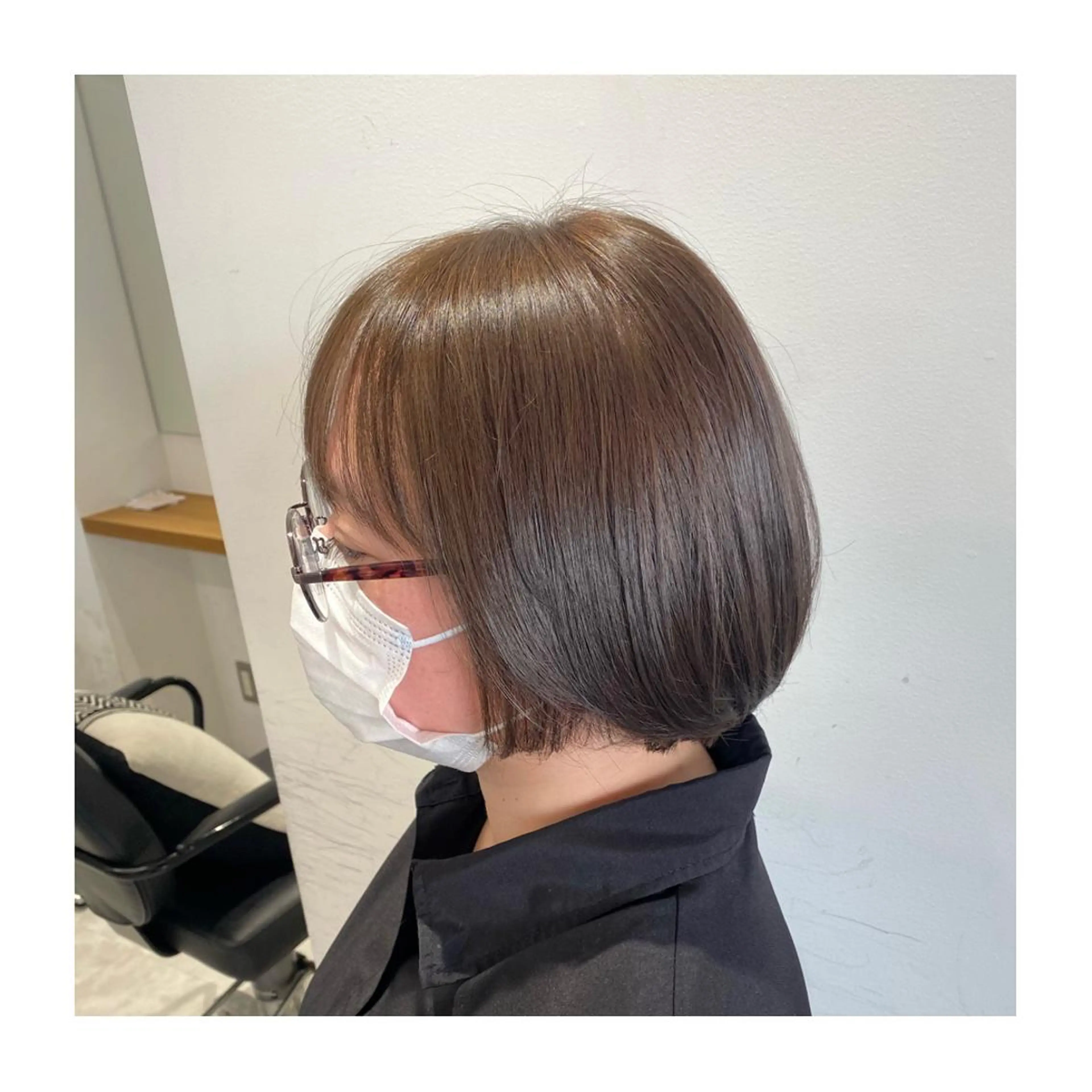 ショート カラー ヘアアレンジ アッシュ ベージュカラー ブリーチ ブリーチなしカラー 小國 綾かのヘアスタイル