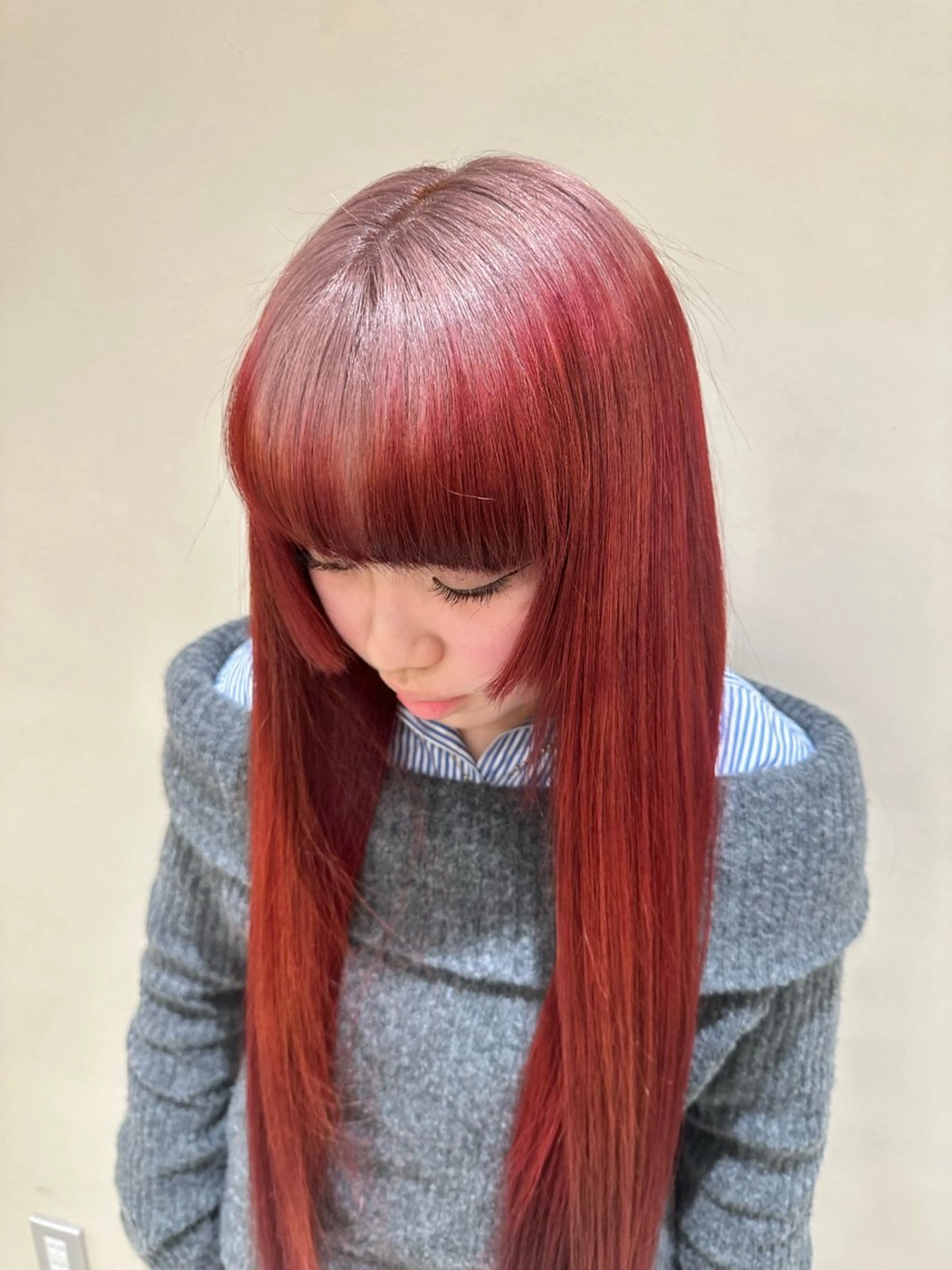 ロング カラー デザインカラー グレージュ レッドカラー SALOWIN  梅田茶屋町店所属・梅田/ベージュカラー /ブリーチカラーのヘアスタイル