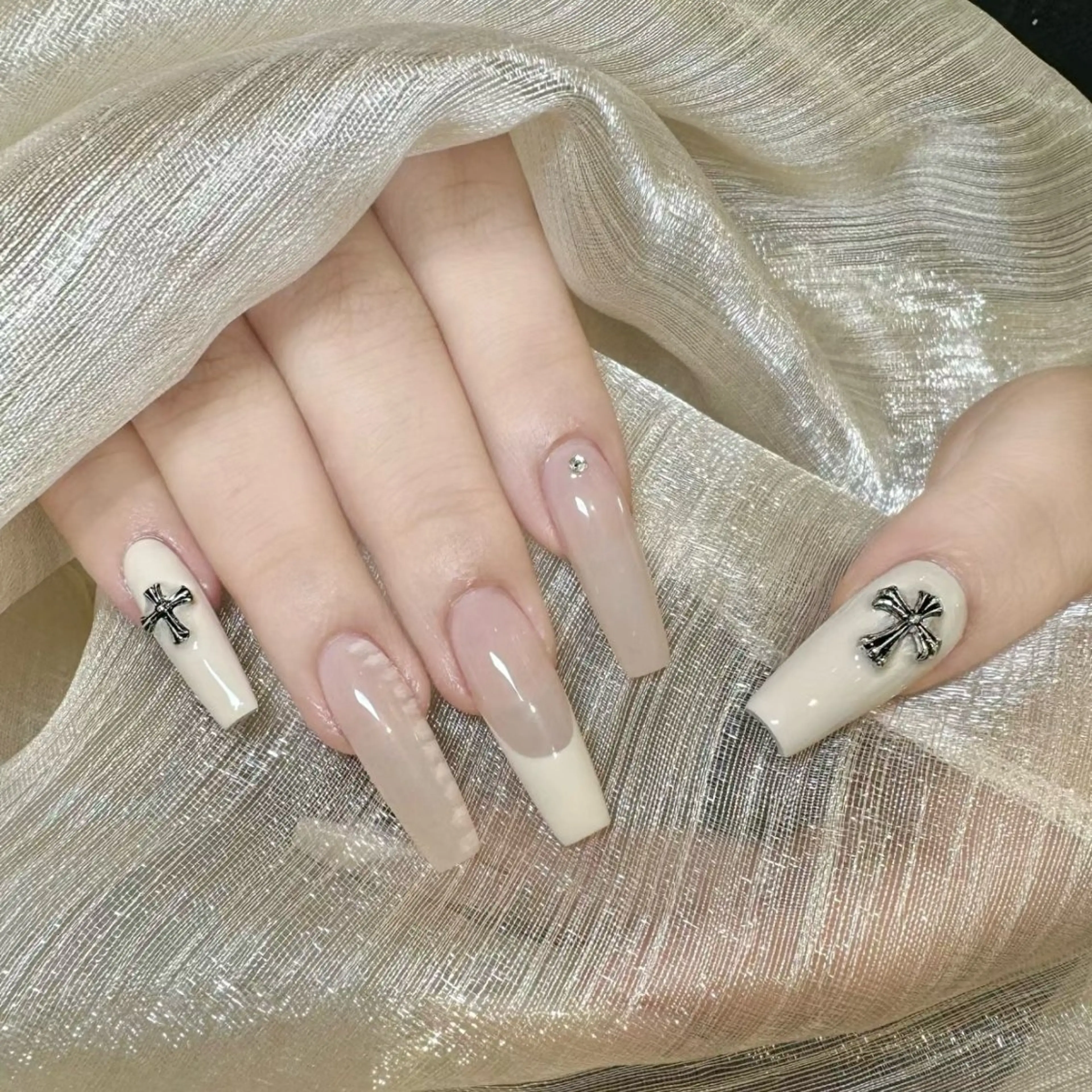 チップ長さ出し＋お持ちデザインok※6本まで付け放題✨初回ソフトシェルオフ無料の写真