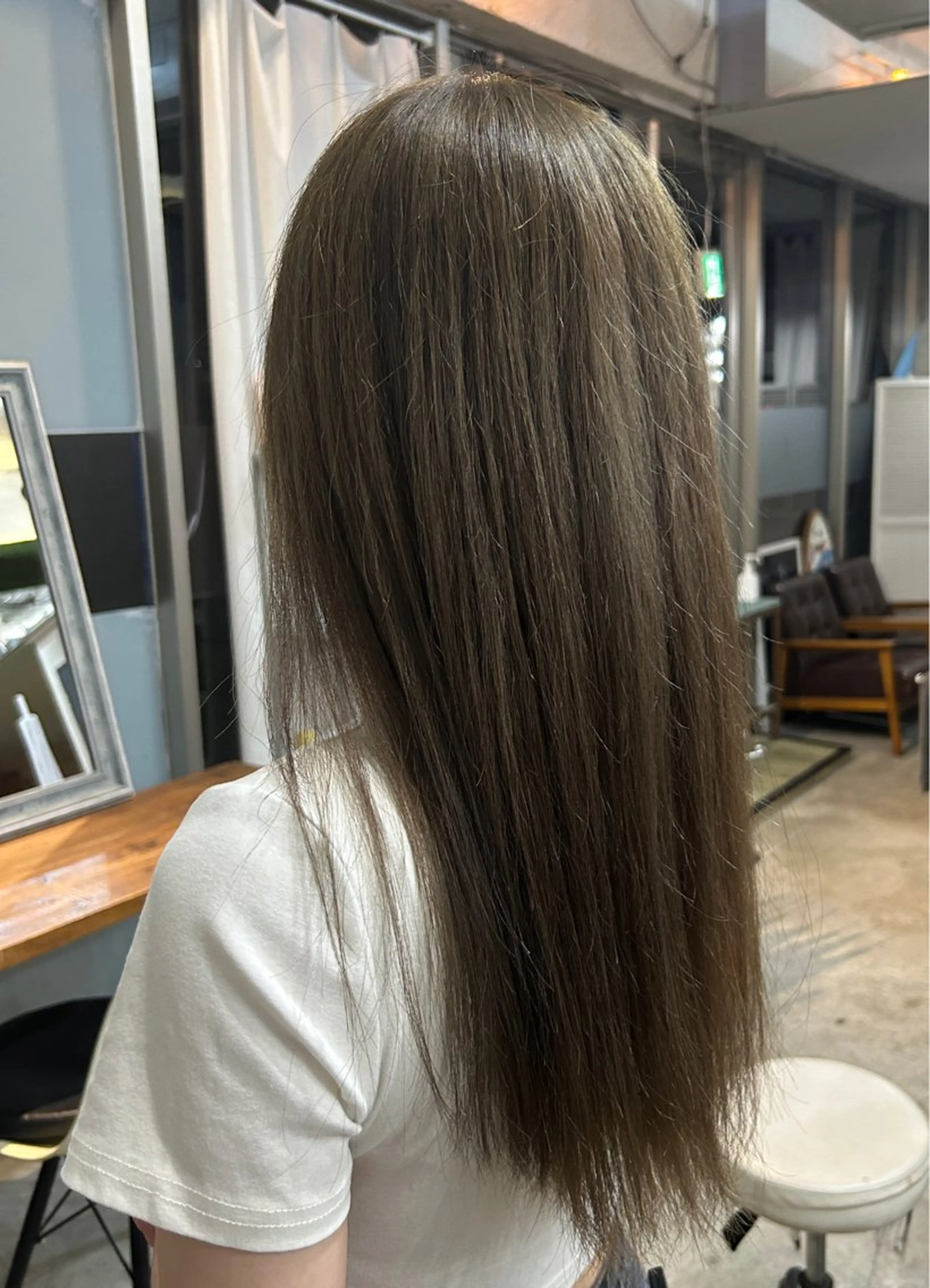 カラー ブリーチ グレージュ オリーブグレージュ オリーブグレー カット ヘアカラー Trip 香椎所属・Yukino/ 透明カラー🫧のヘアスタイル