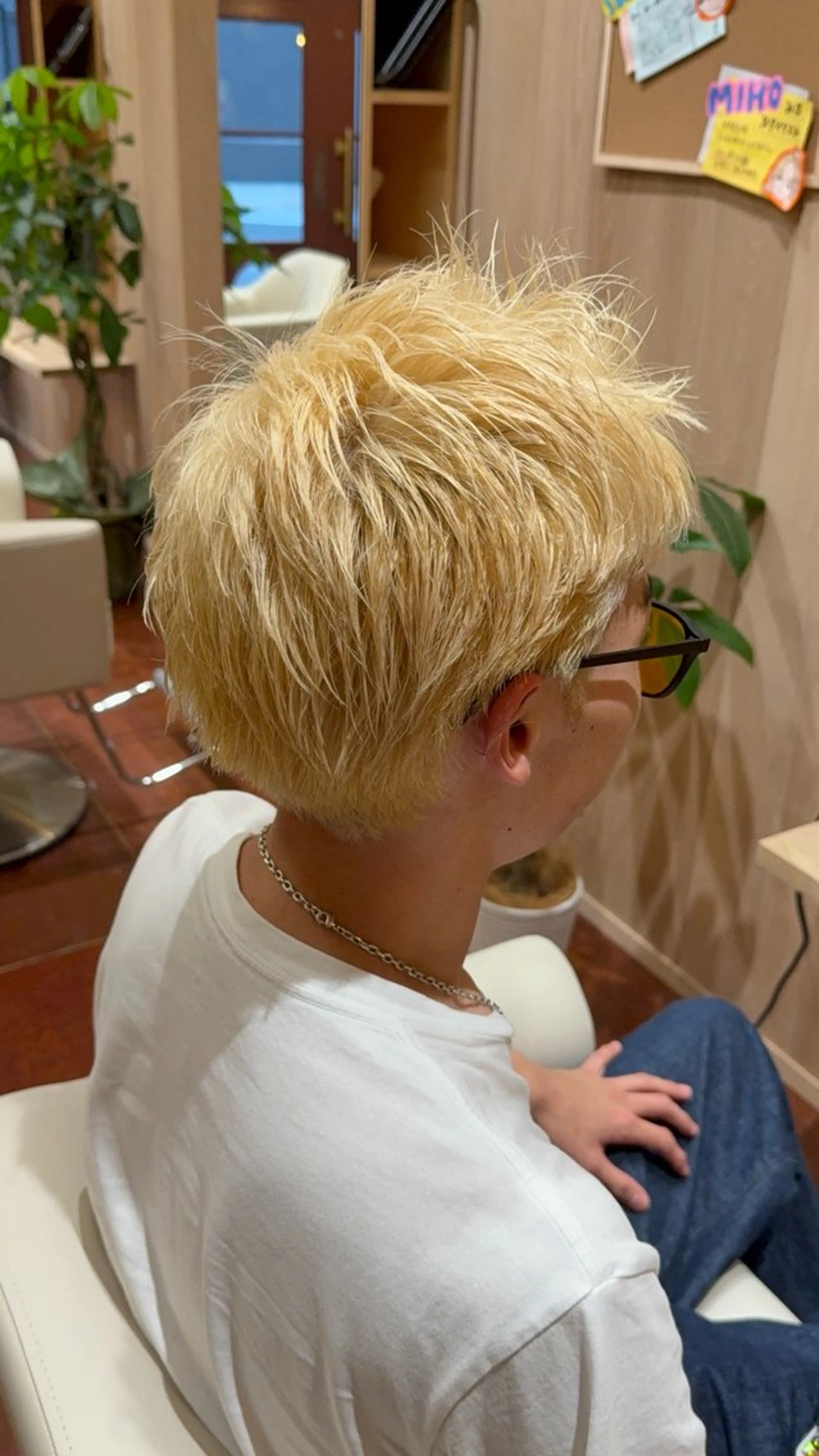 カラー ブリーチ 抜きっぱなしブロンド ブロンド 艶カラー/縮毛矯正 /夏目 いくとのヘアスタイル