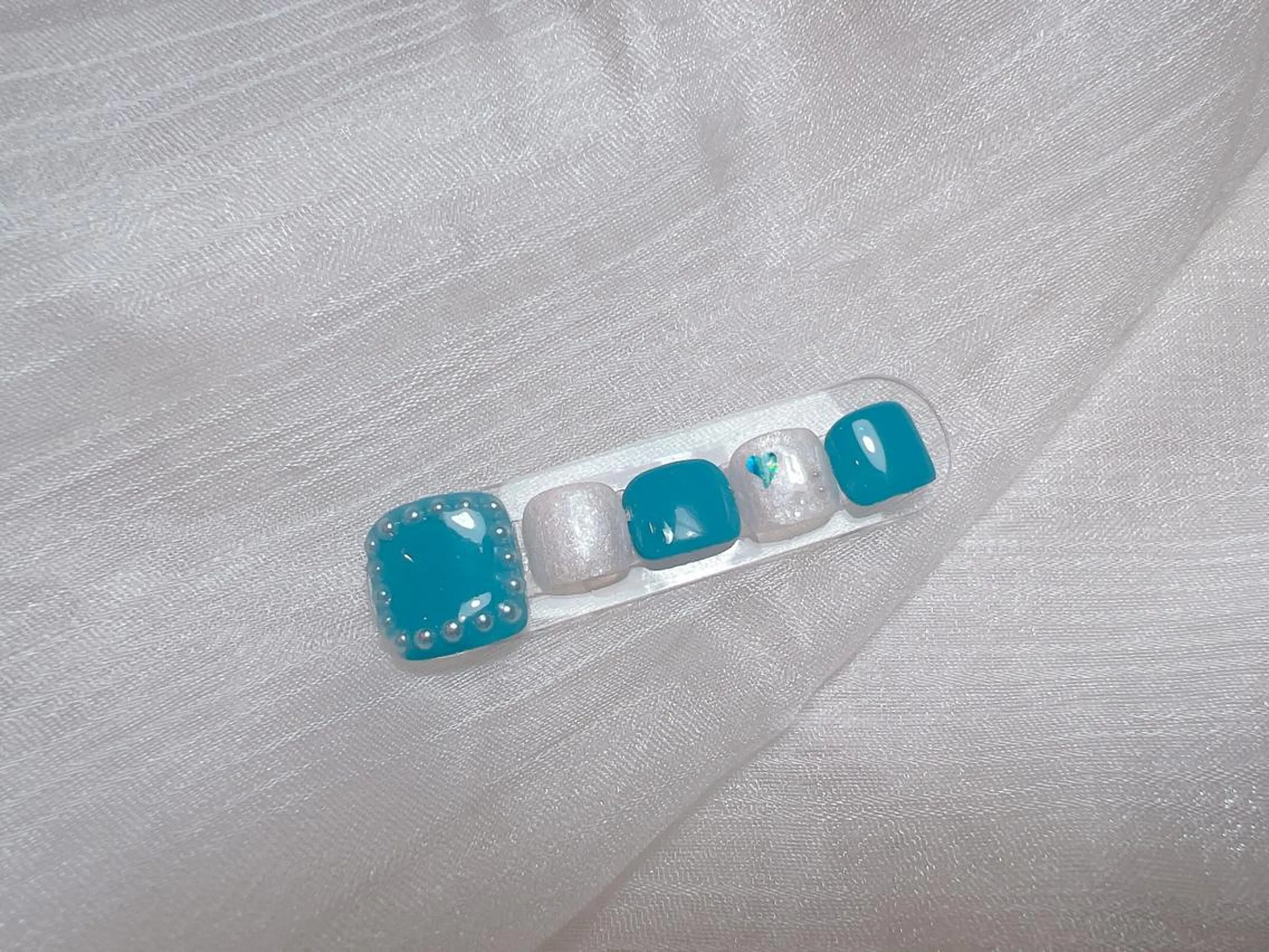 ネイル フットネイル MiKi Nai池袋 長さだし得意のネイルデザイン