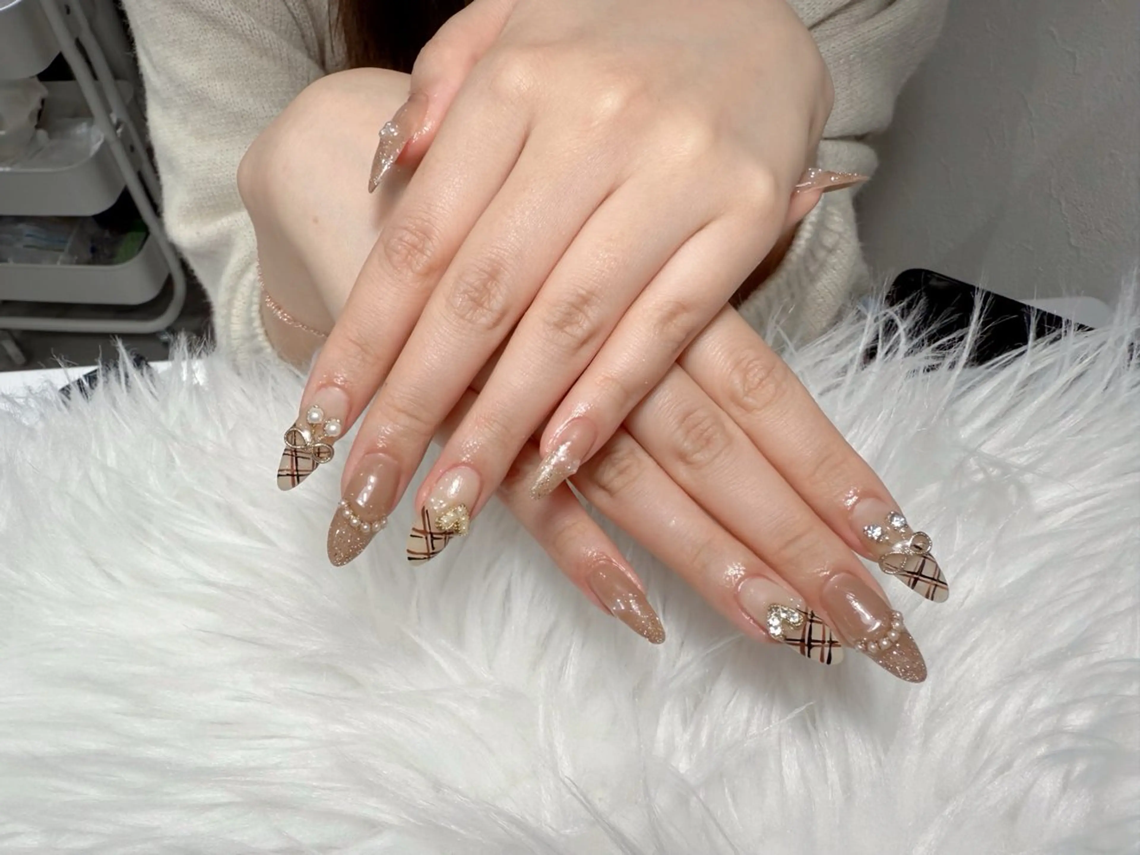 ネイル ハンドネイル 🌈 Laule'aのネイルデザイン