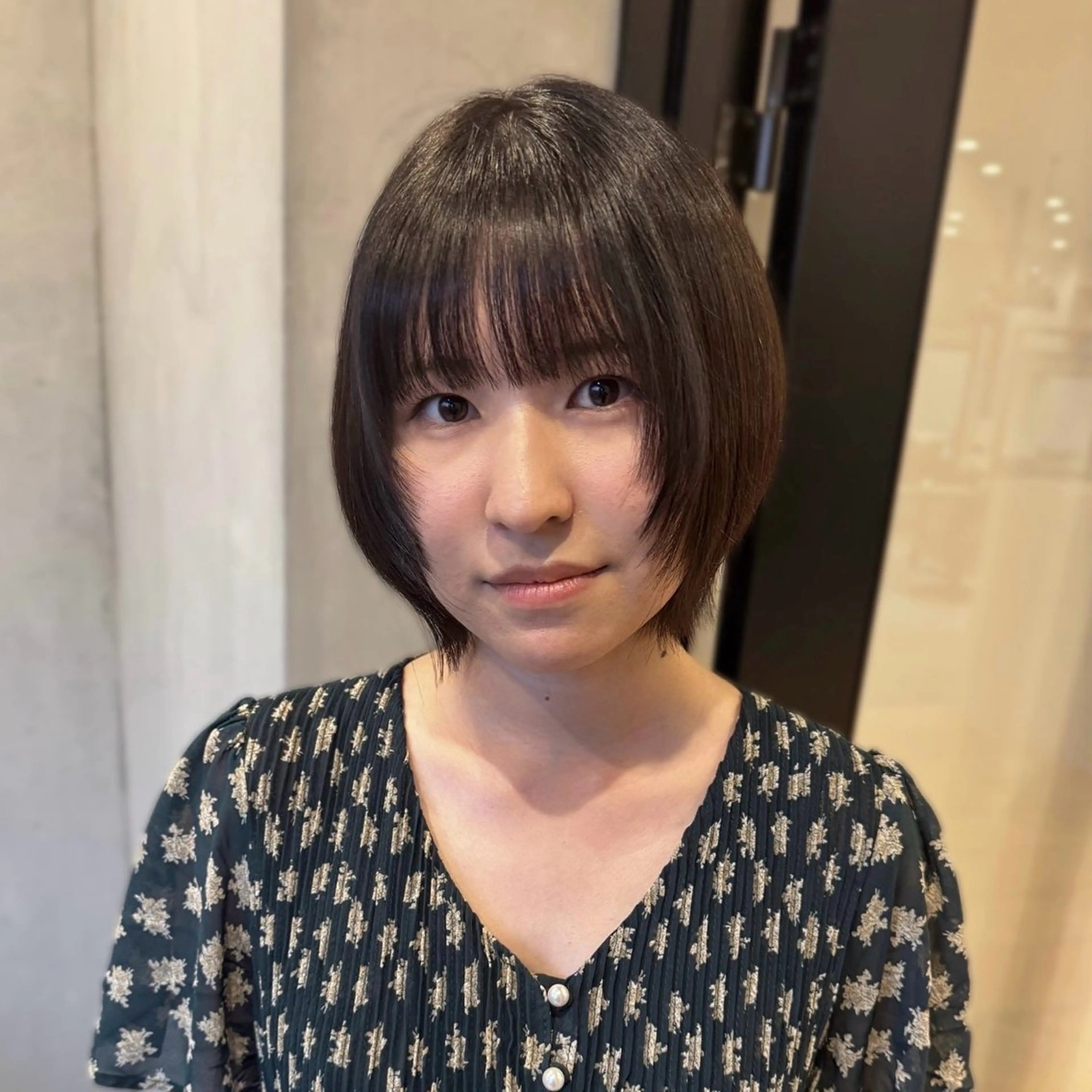 ショート ベージュカラー/長岡 レイヤーカット/コウのヘアスタイル