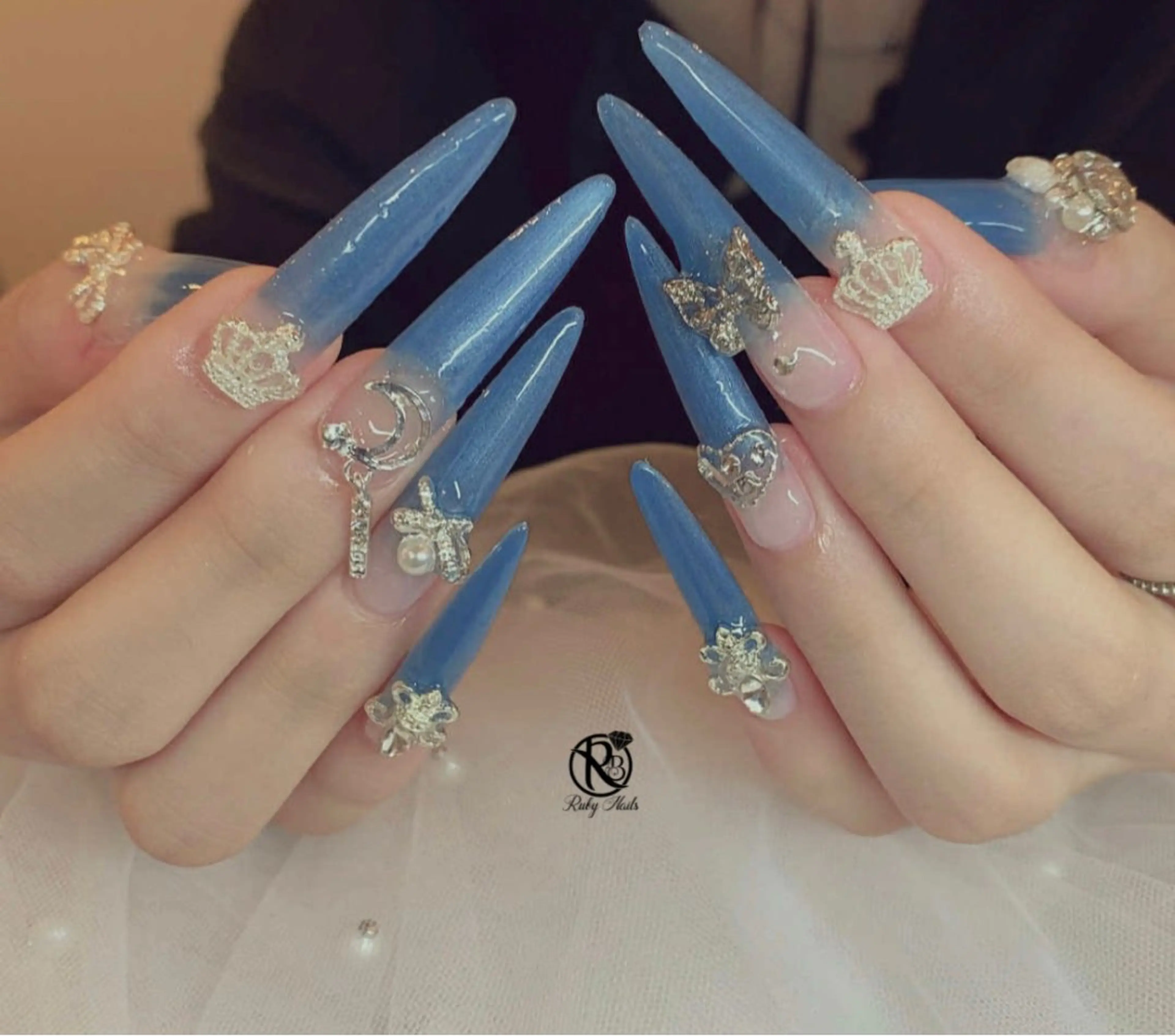 ネイル チークネイル フットネイル フレンチネイル グラデーション キラキラネイル Yukichan 日暮里店のネイルデザイン