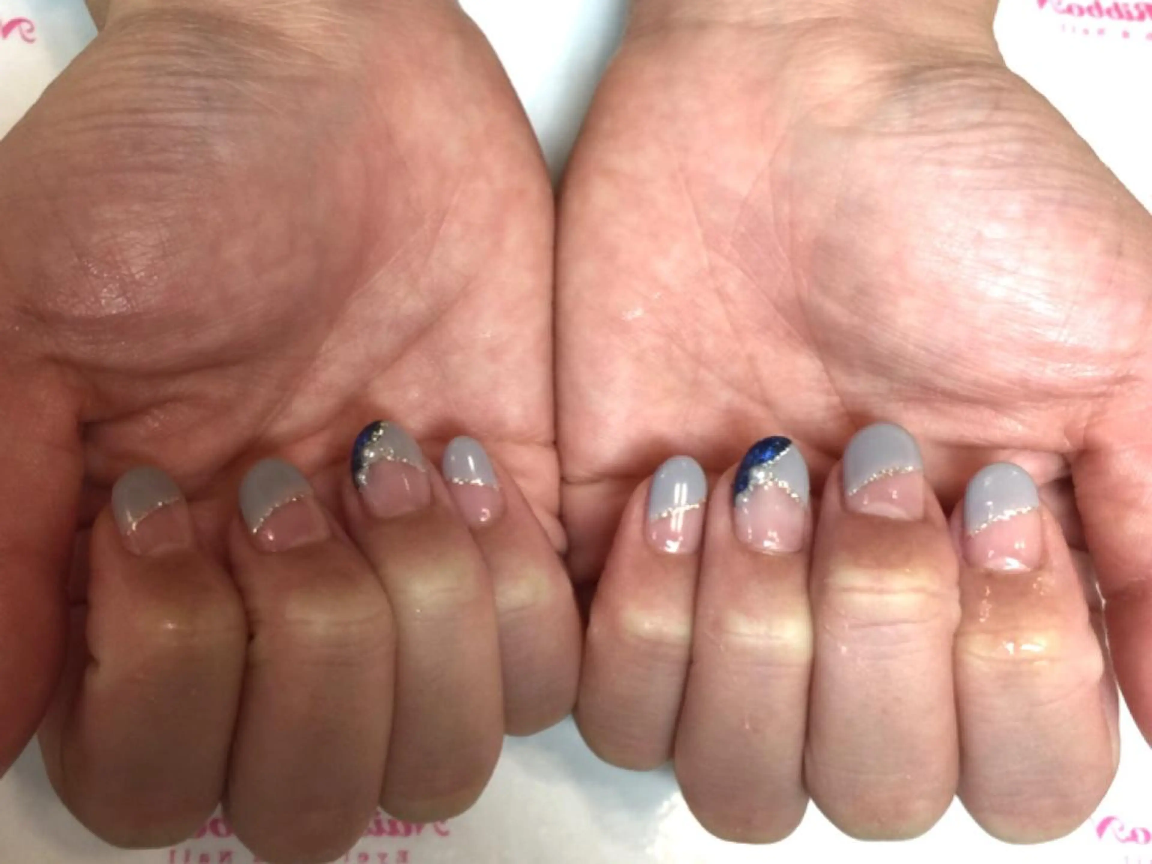 ネイル ネイルリボン 受付スタッフのネイルデザイン