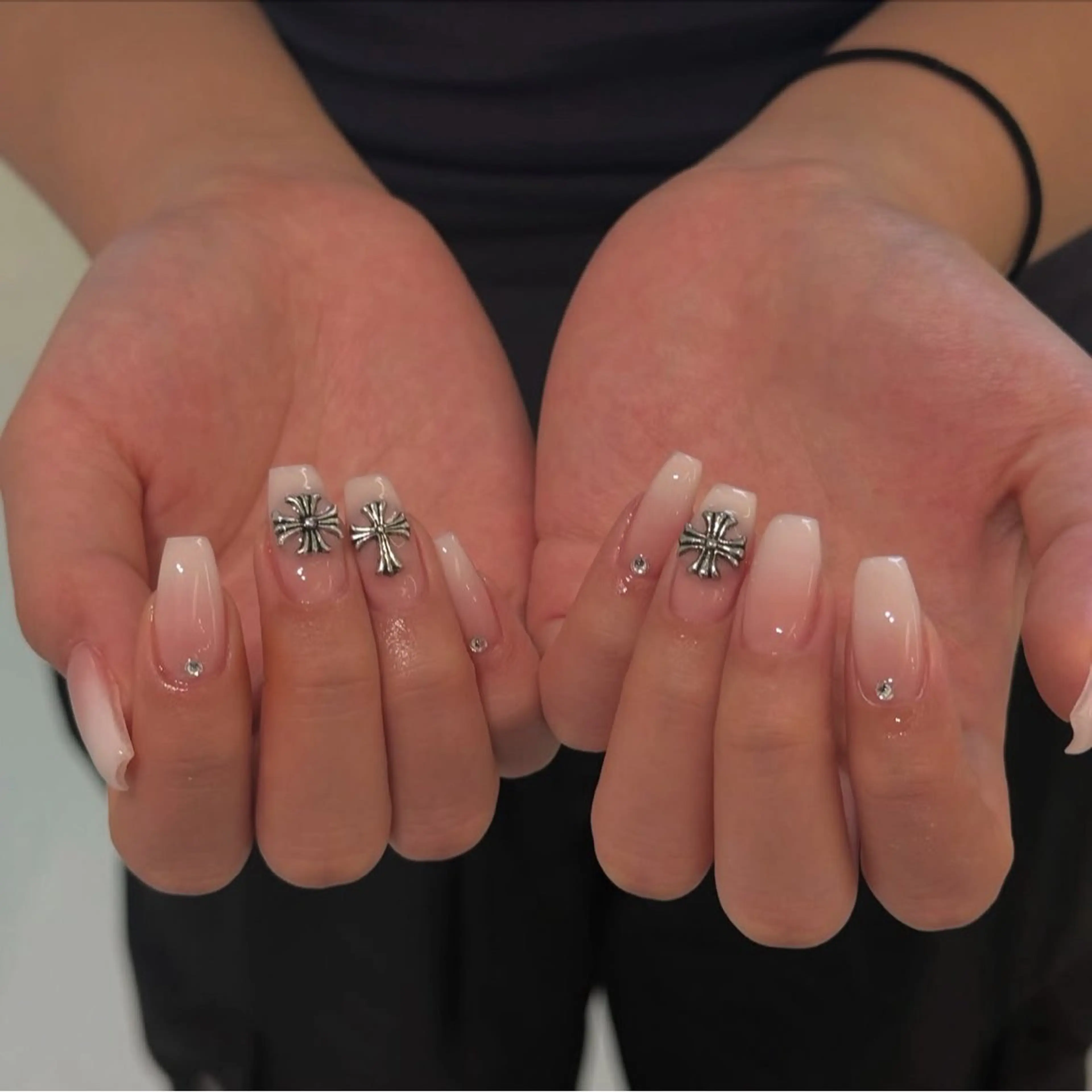 ネイル グラデーション ラメ(グリッター) マグネットネイル ミラーネイル ニュアンスネイル ハンドネイル Lumi de nails所属・Lumi de nailsのネイルデザイン