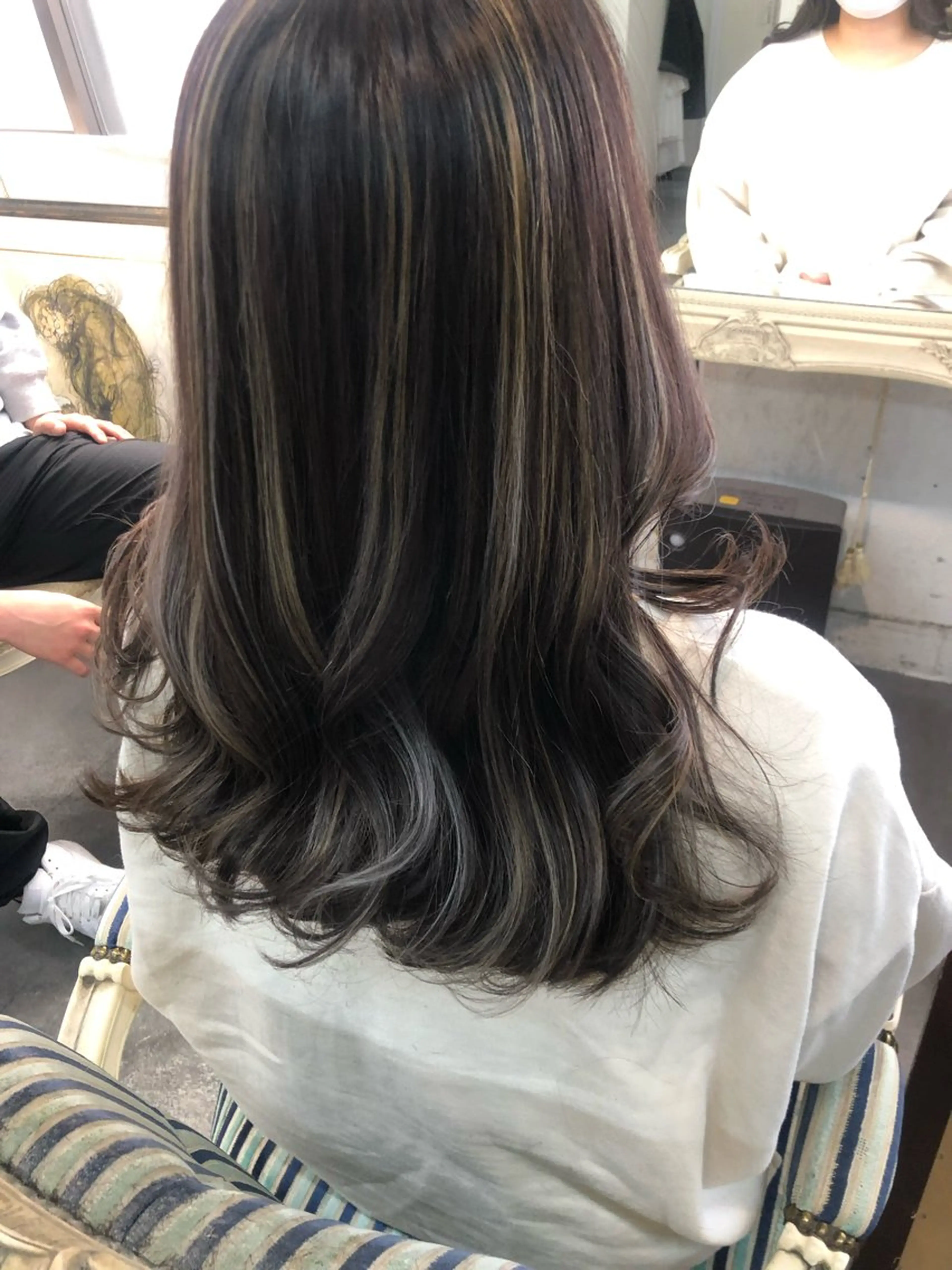 ミディアム カラー Mariana雛/ 西大分/ハイライトのヘアスタイル