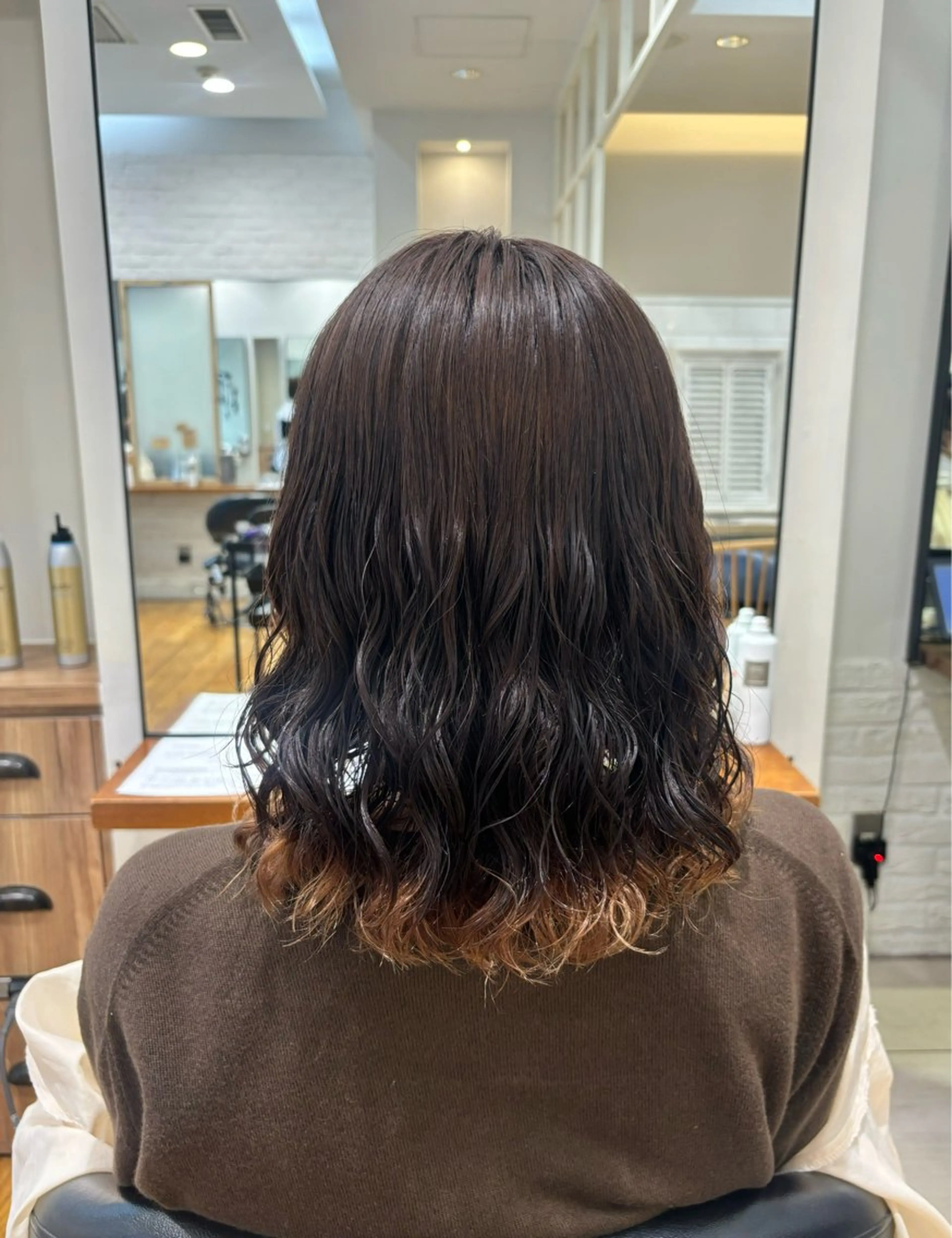 ミディアム コテ巻き風パーマ🫧 麻尋のヘアスタイル