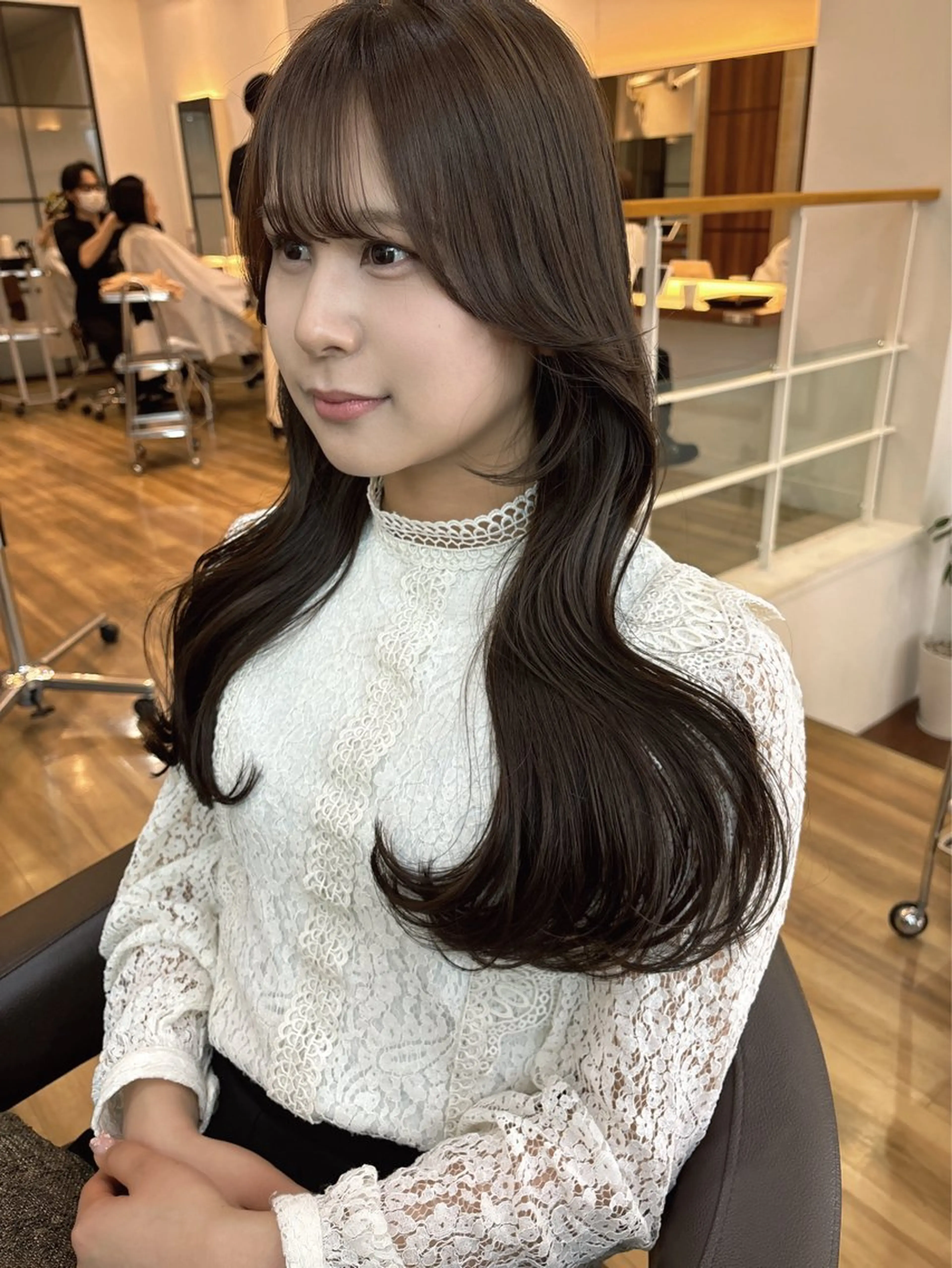ロング カラー ブラウンカラー 透明感カラー くびれヘア 韓国風ヘア カット ヘアカラー トリートメント レイヤーカット /透明感/千葉怜寿のヘアスタイル