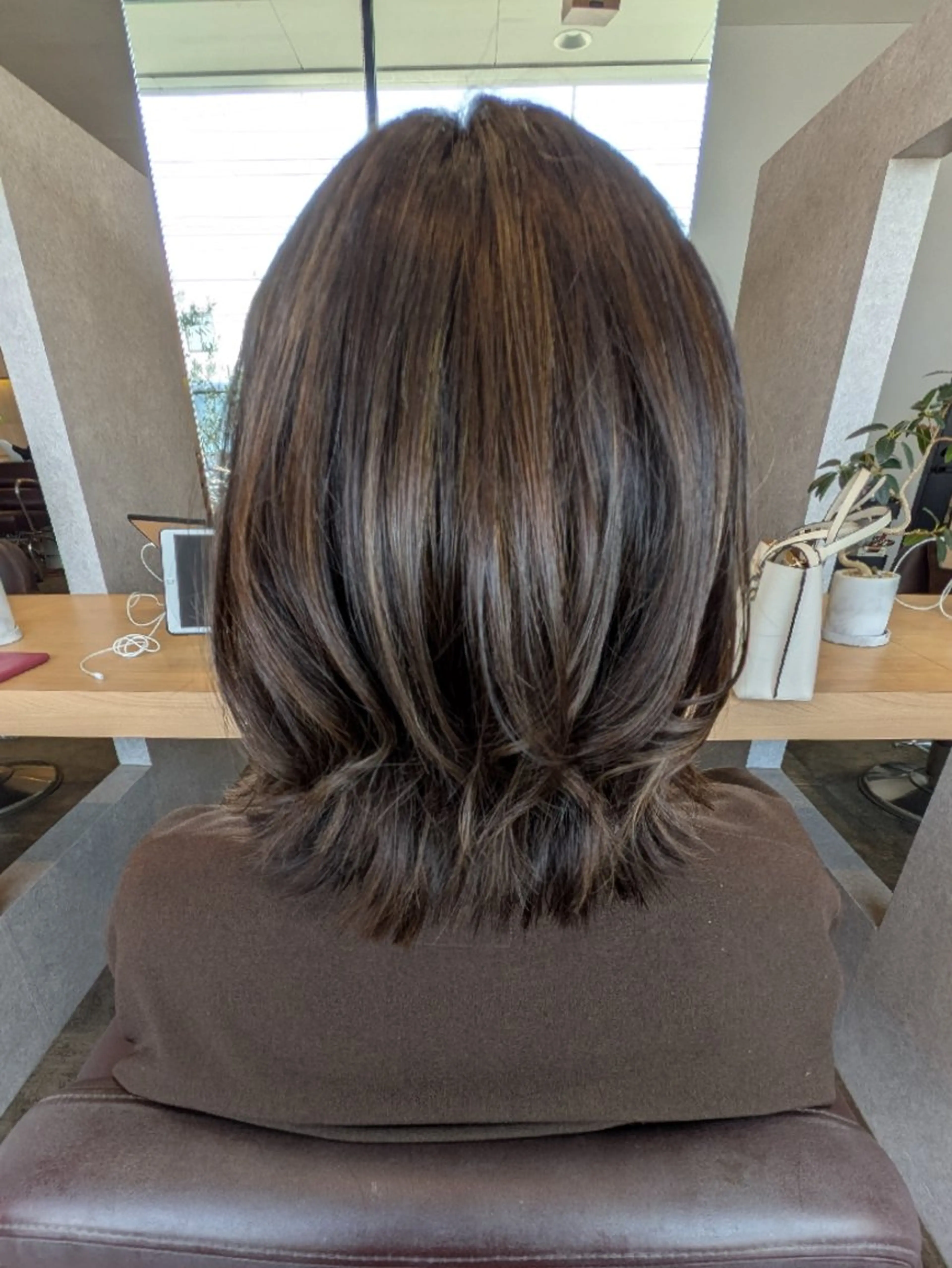 【初回来店〜3回目まで】カット＋🌈ハイライト🌈＋アドミオカラー＋3ステップトリートメントの写真