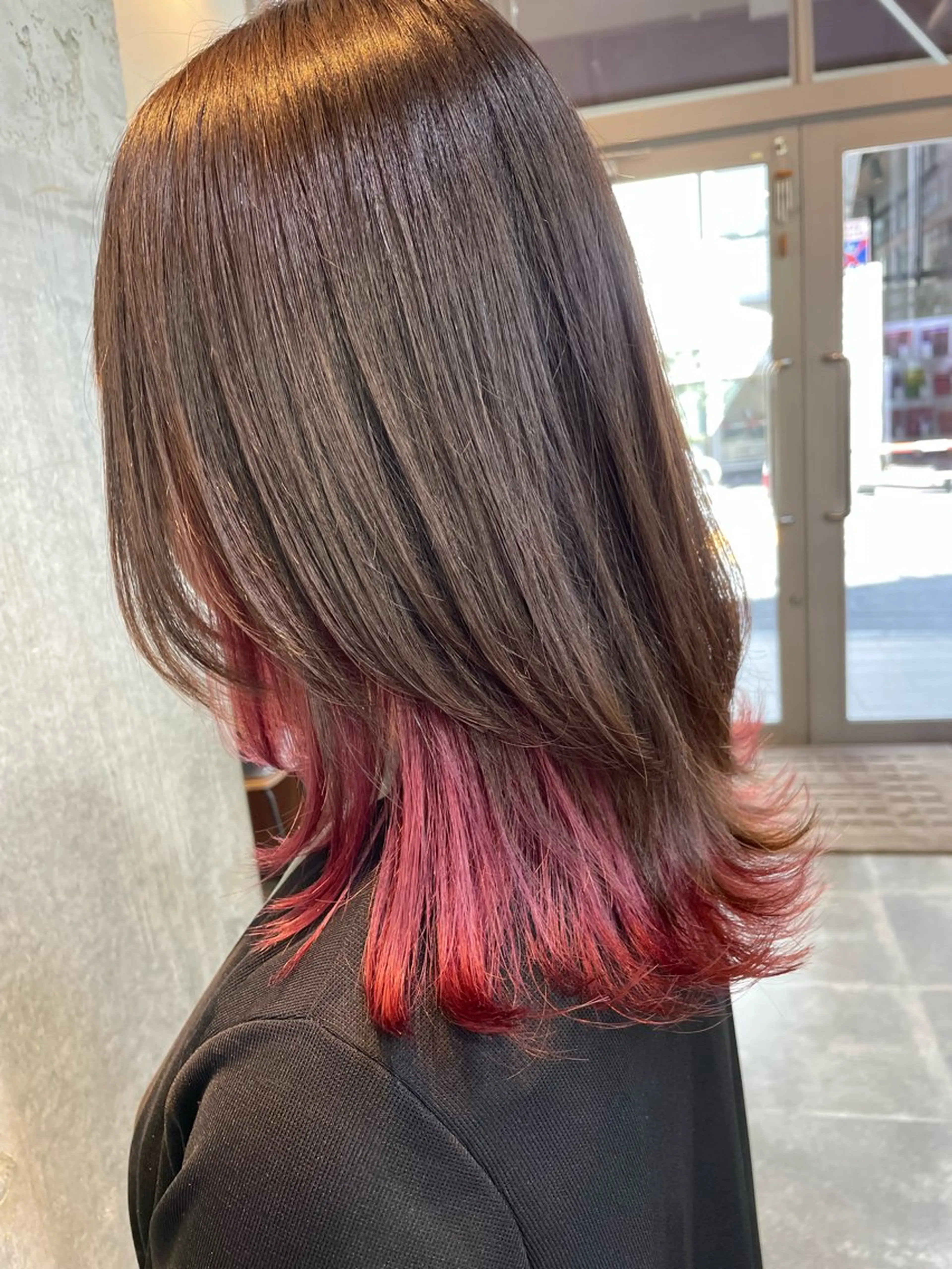 セミロング カラー 塩崎 明菜のヘアスタイル