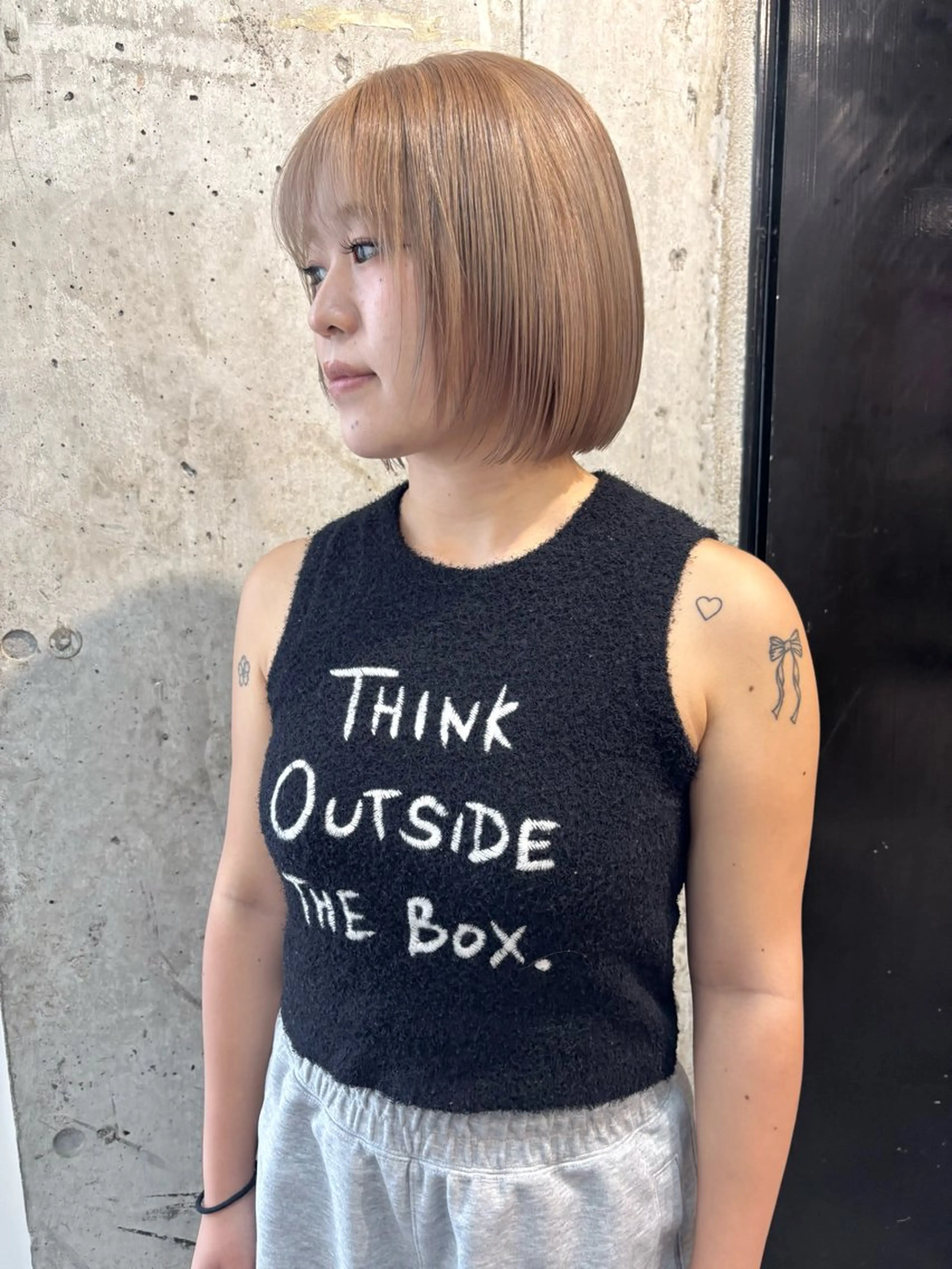 ミディアム カラー ベージュカラー ミルクティーベージュ ボブ ヘアカラー lani hair salon所属・SHOTO ハイトー ン/デザインカラーのヘアスタイル