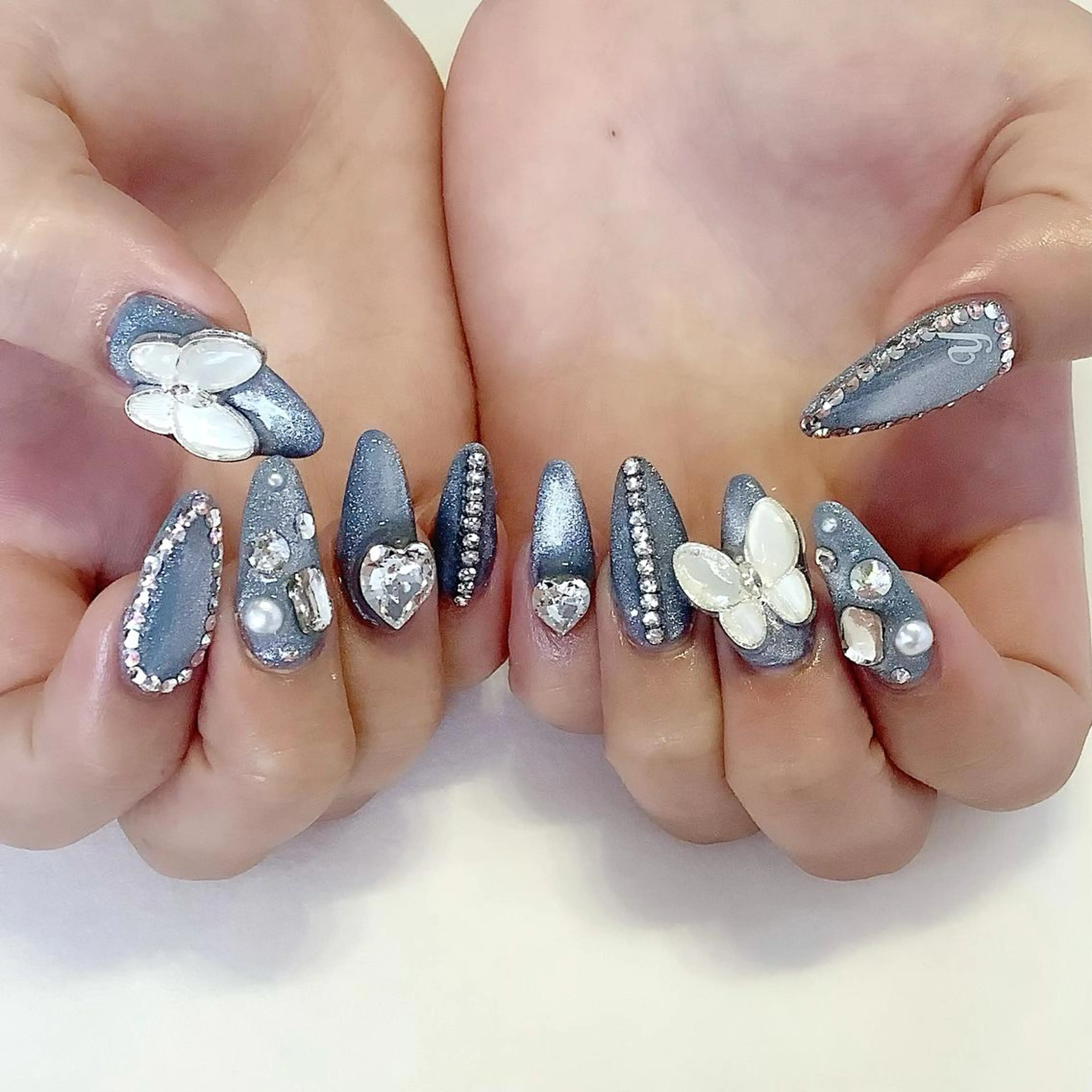 ネイル ハンドネイル 💎🐰 saki. m 🐰💎のネイルデザイン