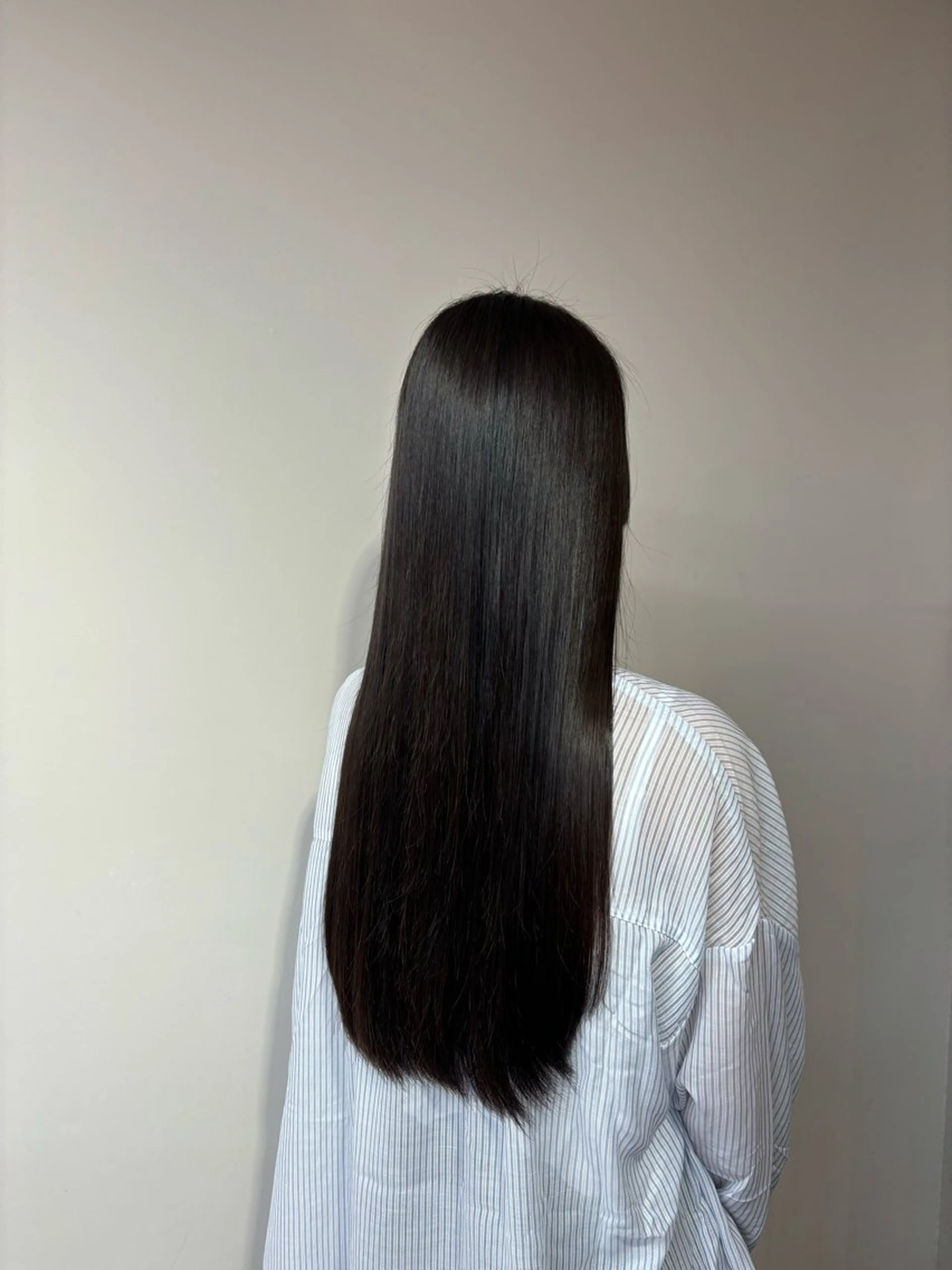 ロング 縮毛矯正 桂 奈穂のヘアスタイル