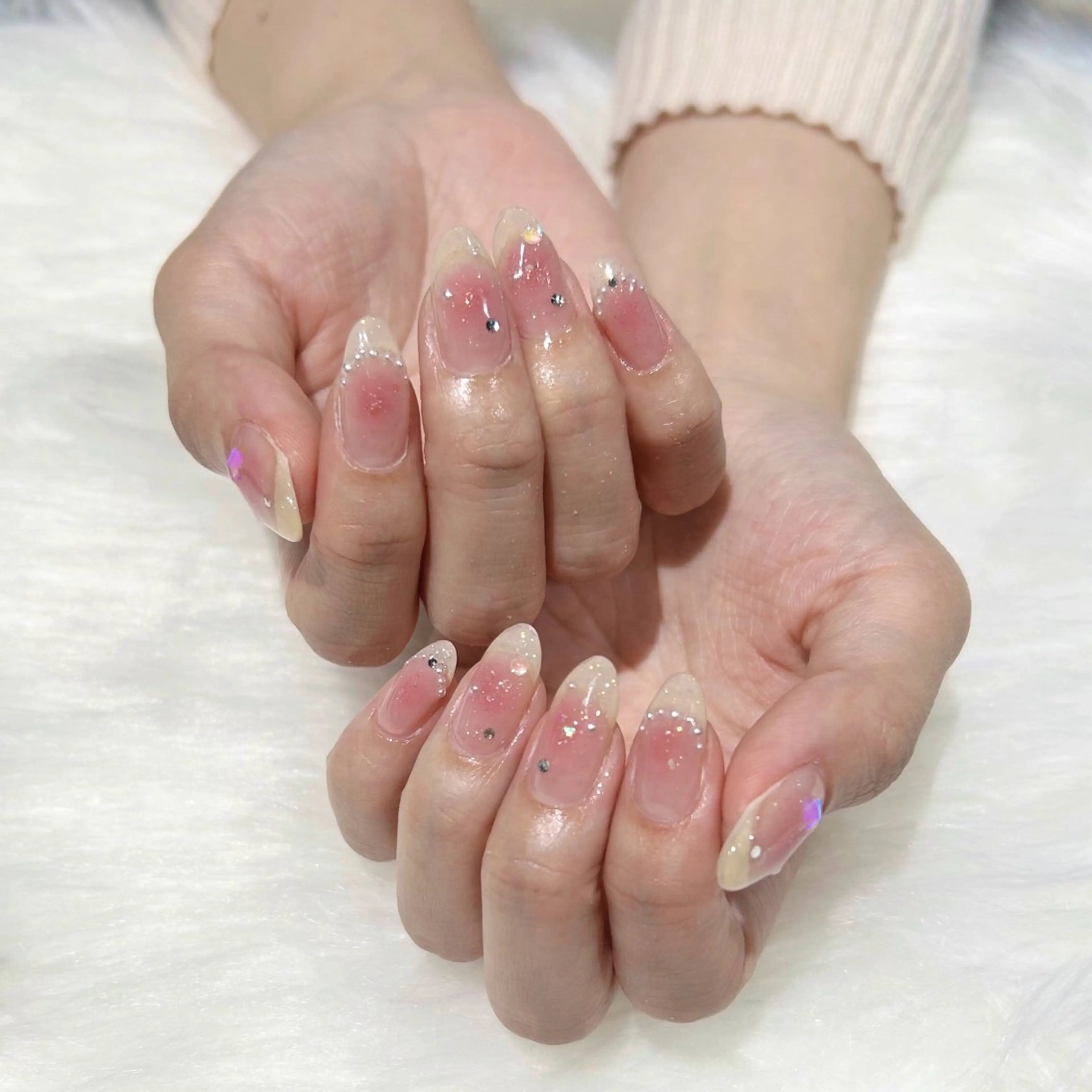 ネイル オーロラネイル チークネイル キラキラネイル ワンホンネイル ぷりゅねる 心斎橋のネイルデザイン