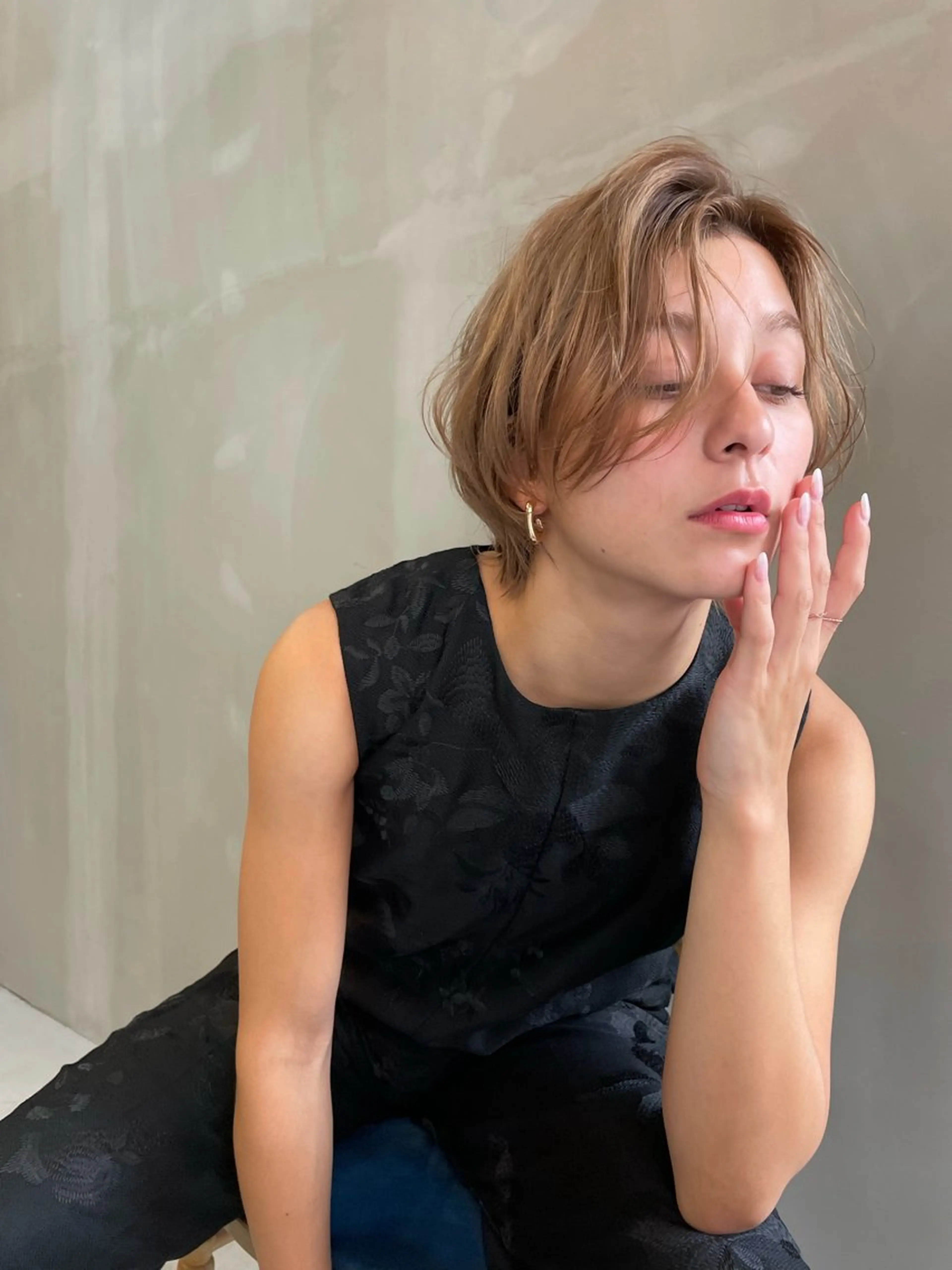 【ショート​〜​ミディアムstyle限定】🌈ケアブリーチ(90%ダメージレス🦋)+カット＋カラー+リペアトリートメントの写真